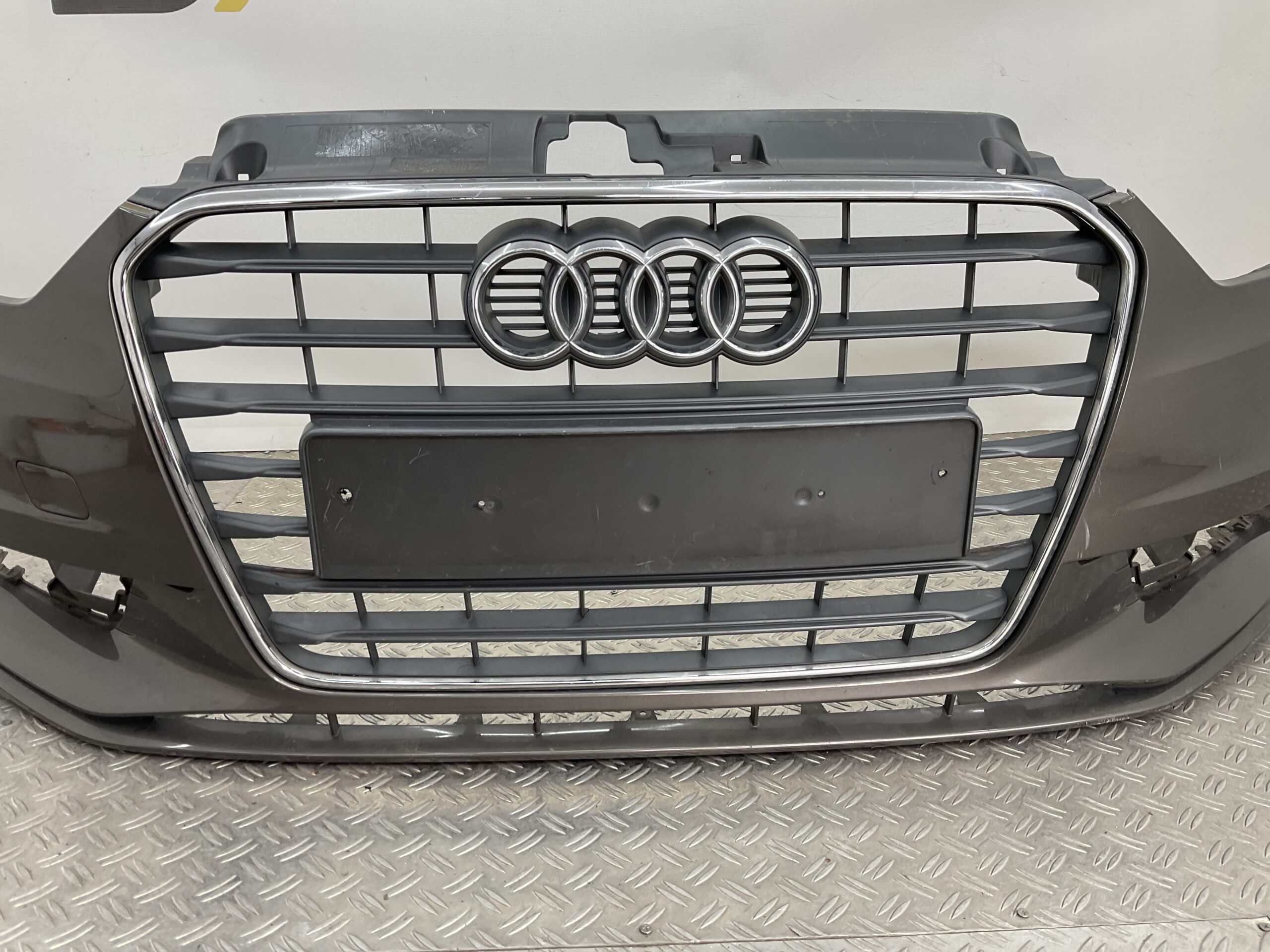 Bumper Audi A3 8V Sedan Limousine Normaal kls 12-16 8V5807437 Voorbumper H3-18803