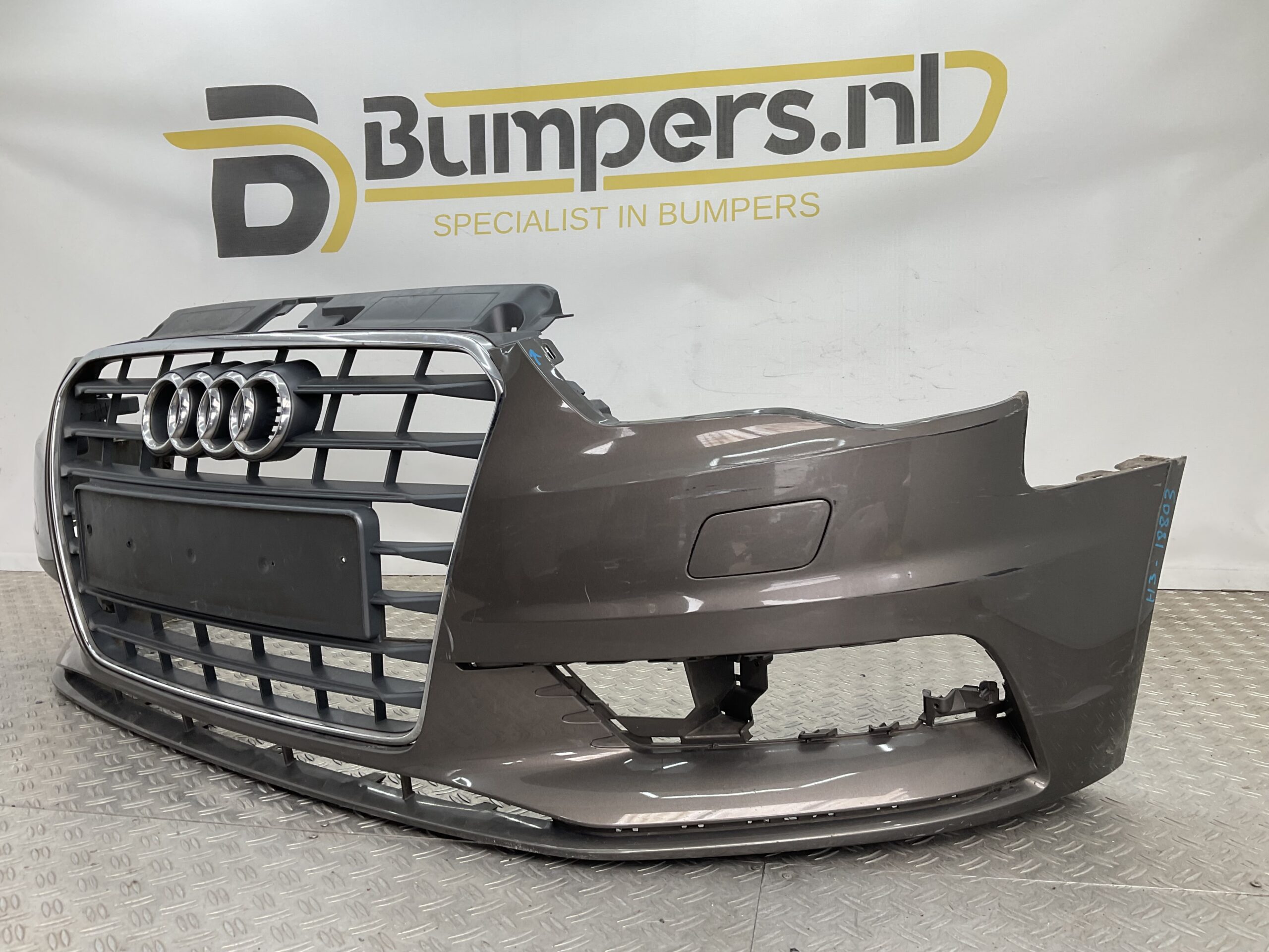 Bumper Audi A3 8V Sedan Limousine Normaal kls 12-16 8V5807437 Voorbumper H3-18803