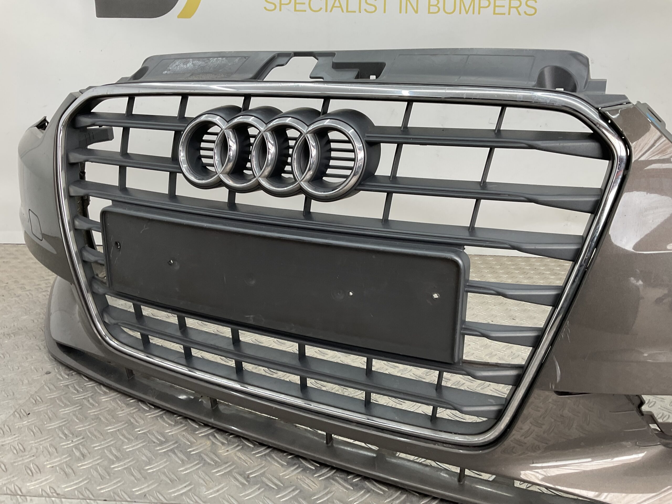 Bumper Audi A3 8V Sedan Limousine Normaal kls 12-16 8V5807437 Voorbumper H3-18803