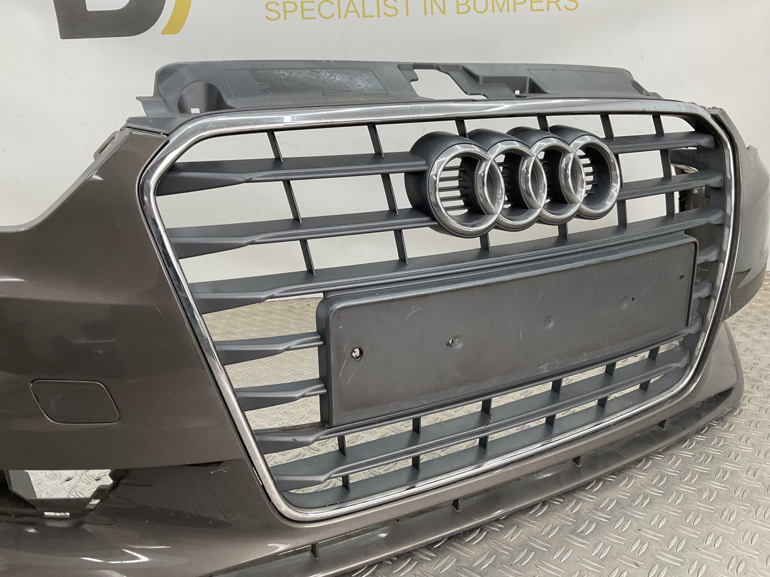 Bumper Audi A3 8V Sedan Limousine Normaal kls 12-16 8V5807437 Voorbumper H3-18803