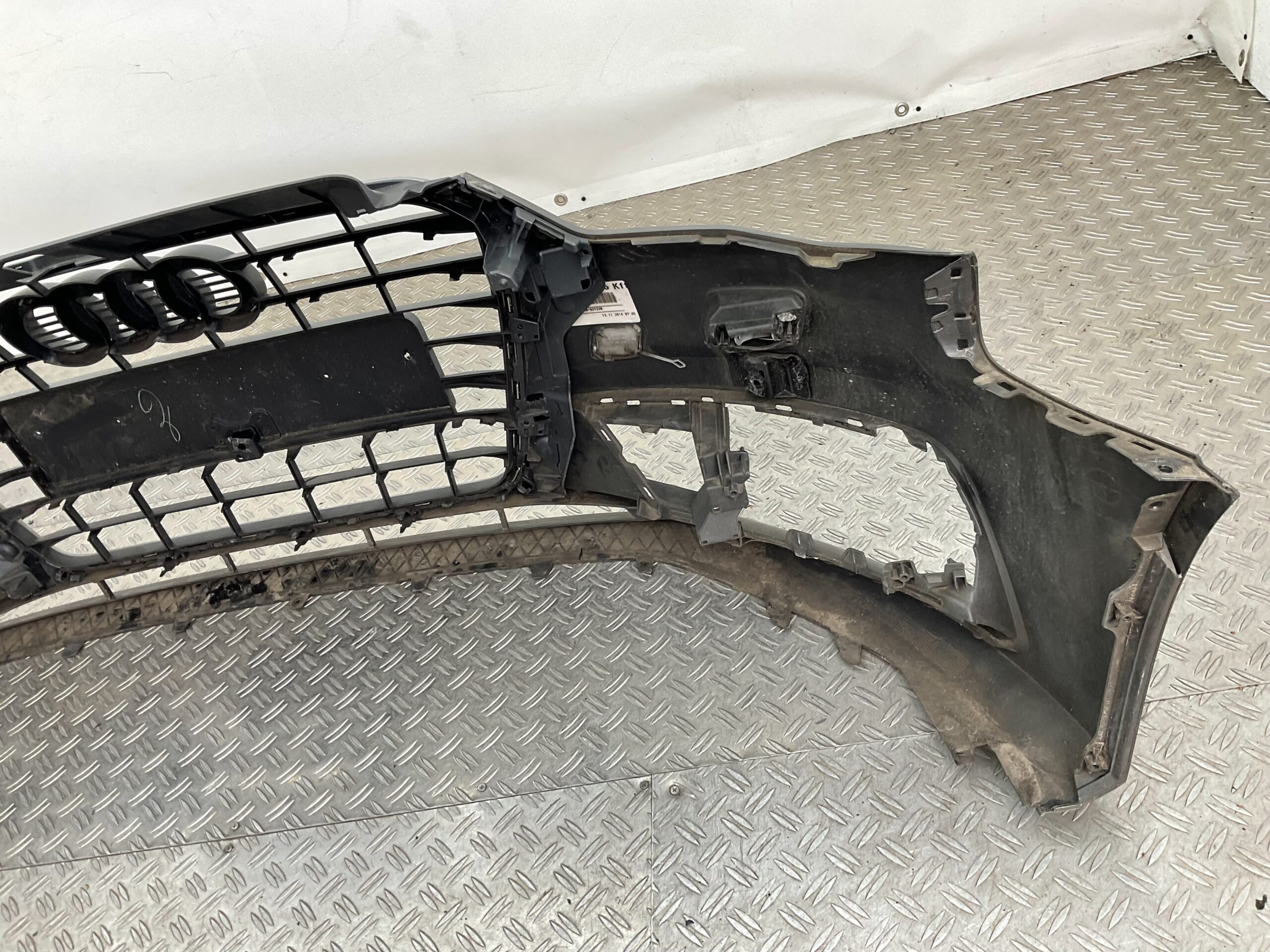 Bumper Audi A3 8V Sedan Limousine Normaal kls 12-16 8V5807437 Voorbumper H3-18803