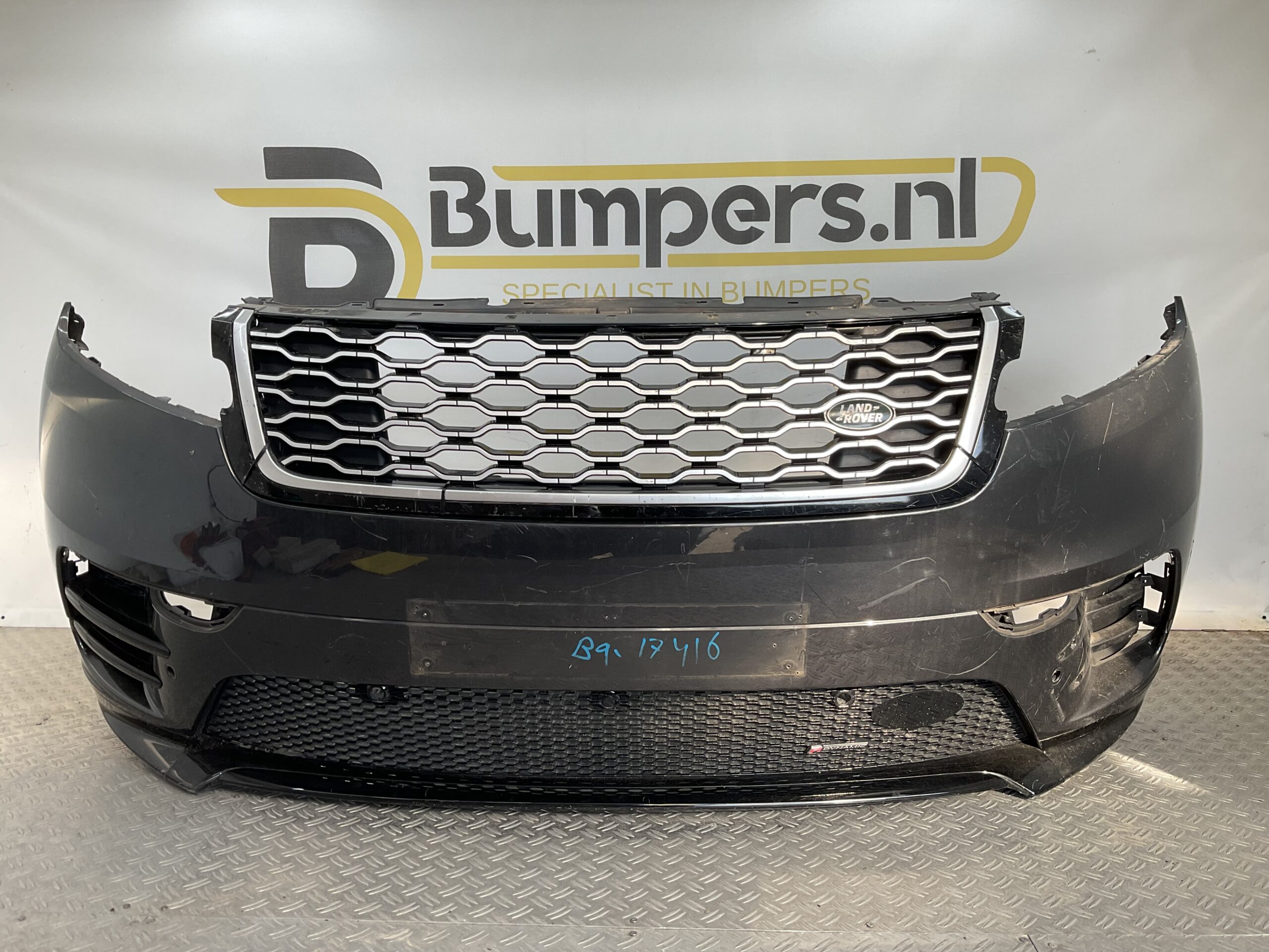 Bumper Land Rover Velar L560 Range Rover R DYNAMIC J8A2-17F003-GBW Voorbumper B9-17416