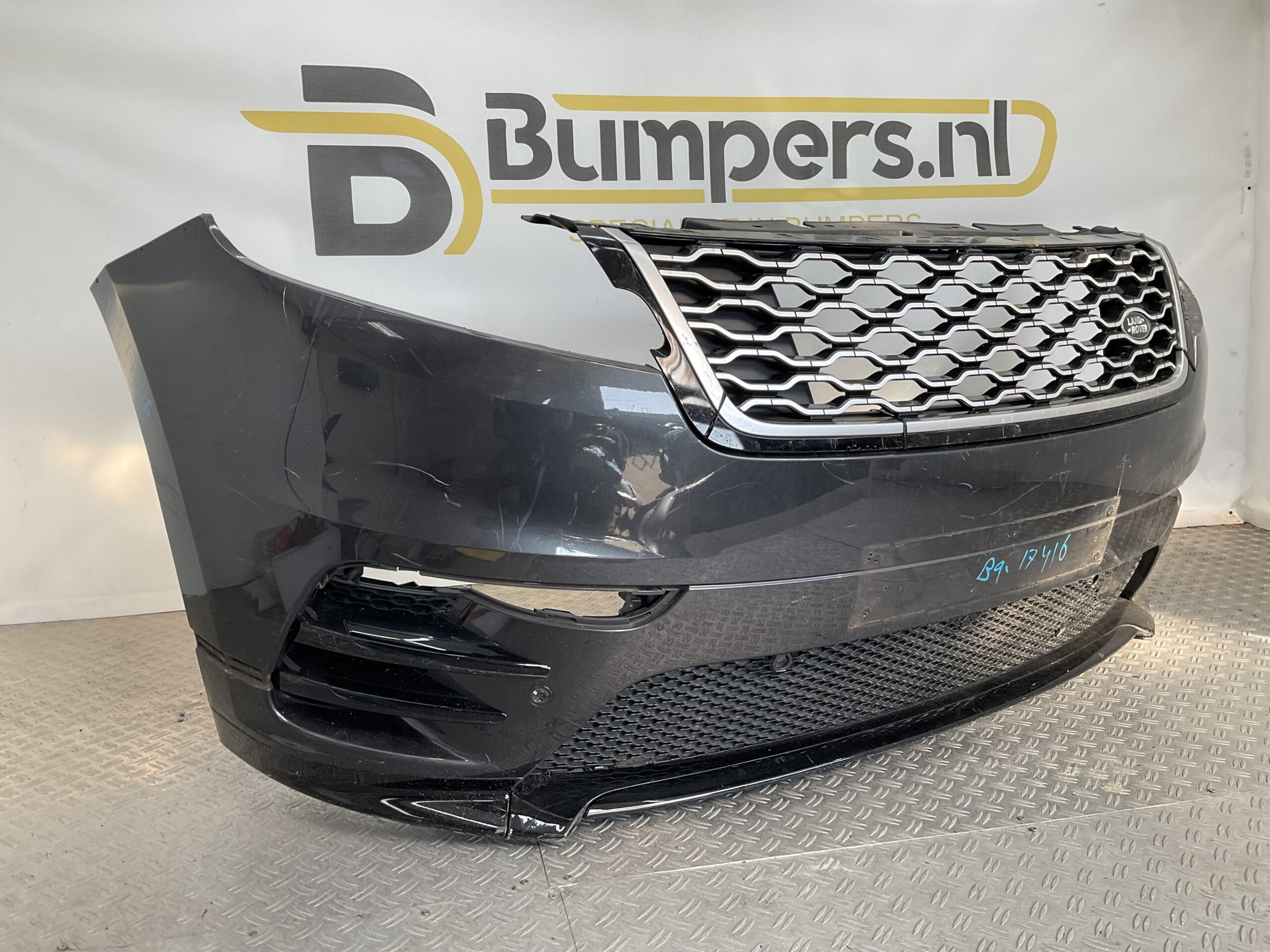 Bumper Land Rover Velar L560 Range Rover R DYNAMIC J8A2-17F003-GBW Voorbumper B9-17416