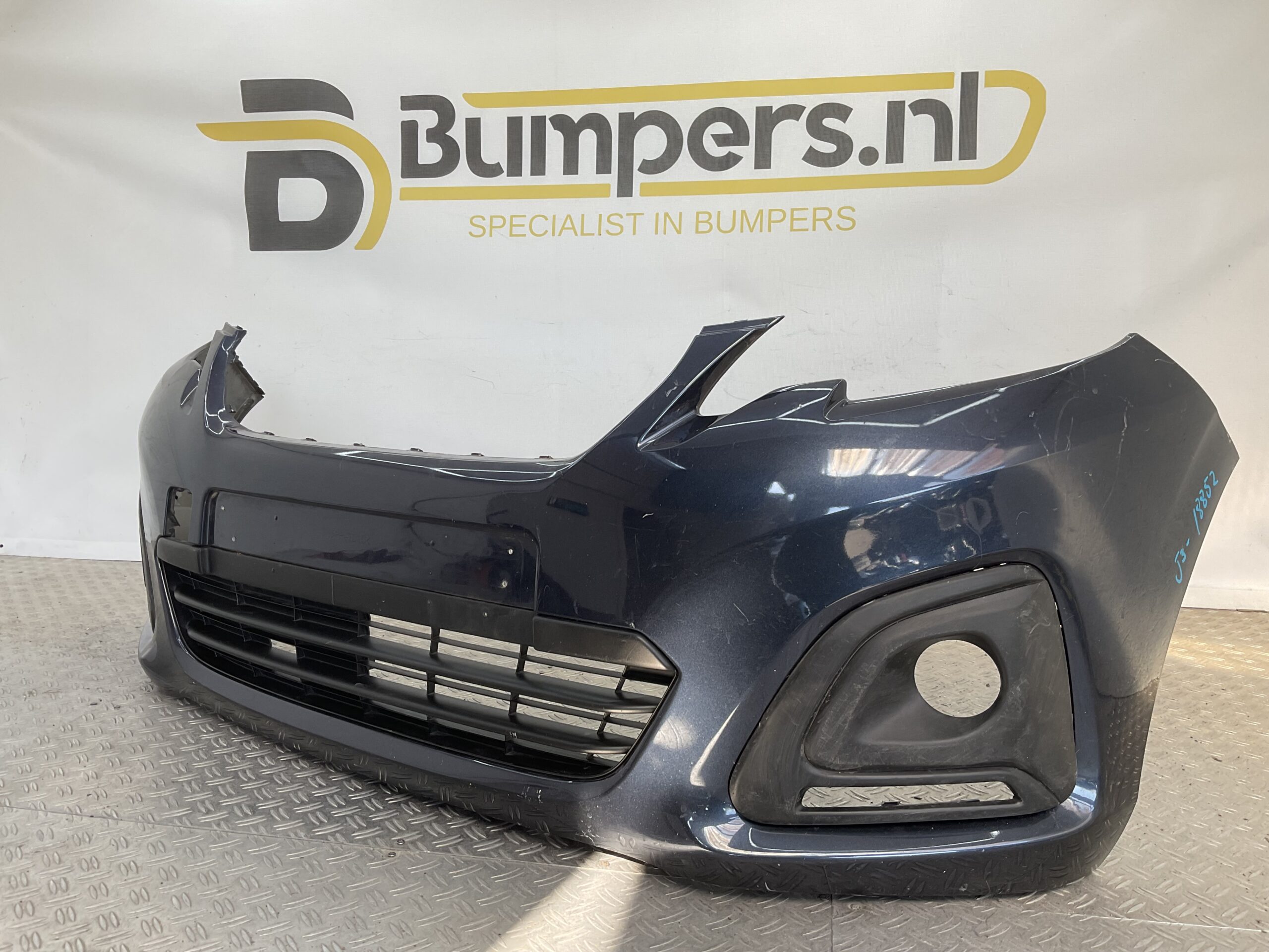 Bumper Peugeot 108 2015 521190H150 Voorbumper J3-18852