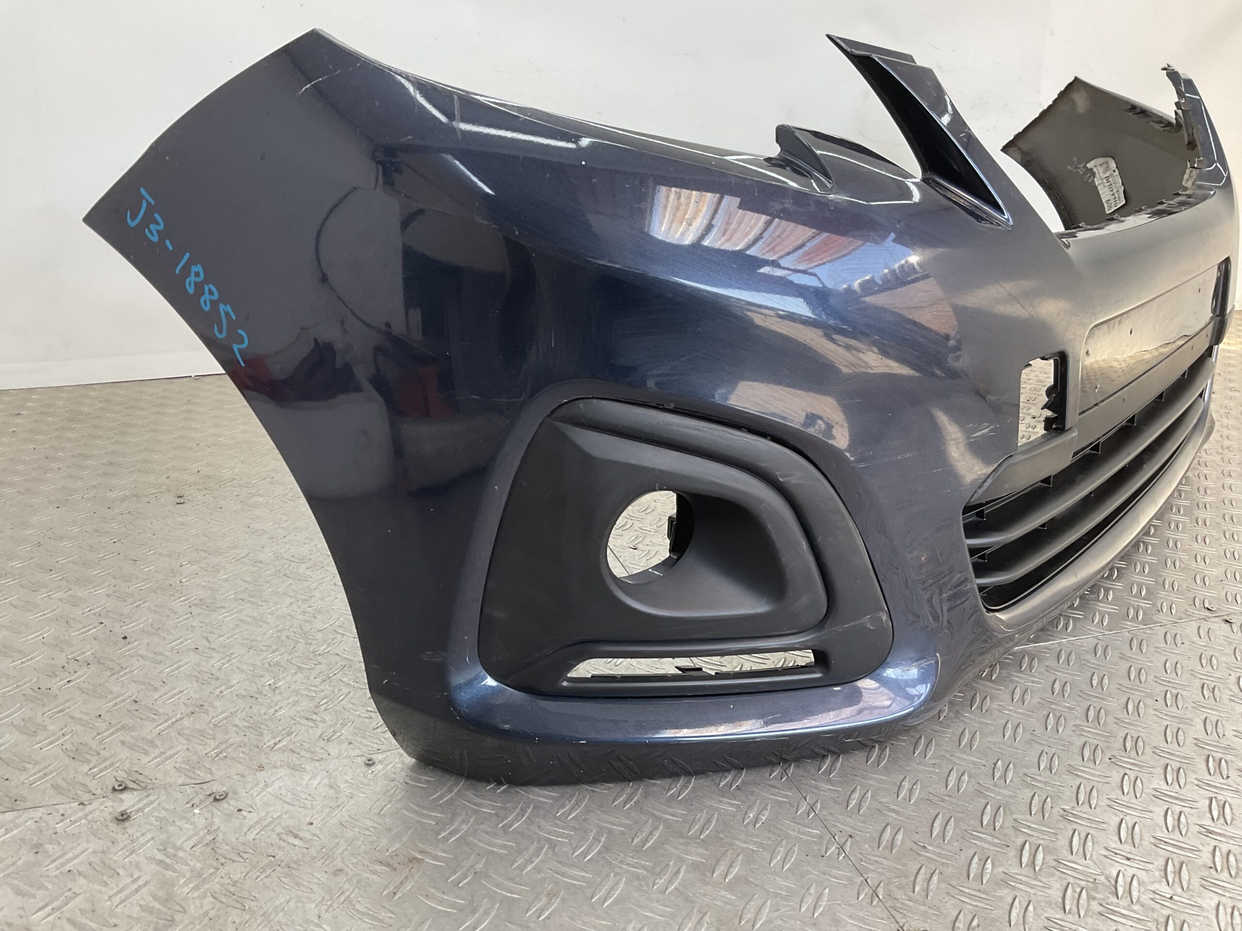 Bumper Peugeot 108 2015 521190H150 Voorbumper J3-18852