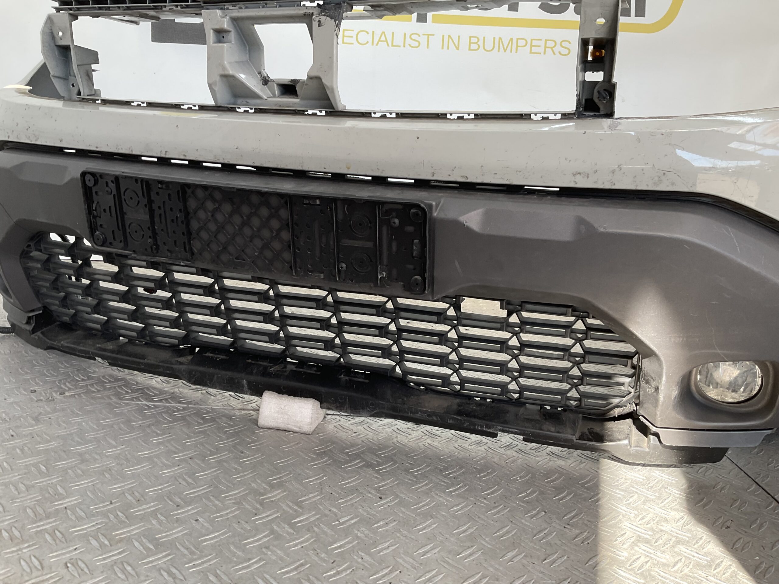 Bumper Dacia Duster 3 III 24- 620263520R Voorbumper G5-17932