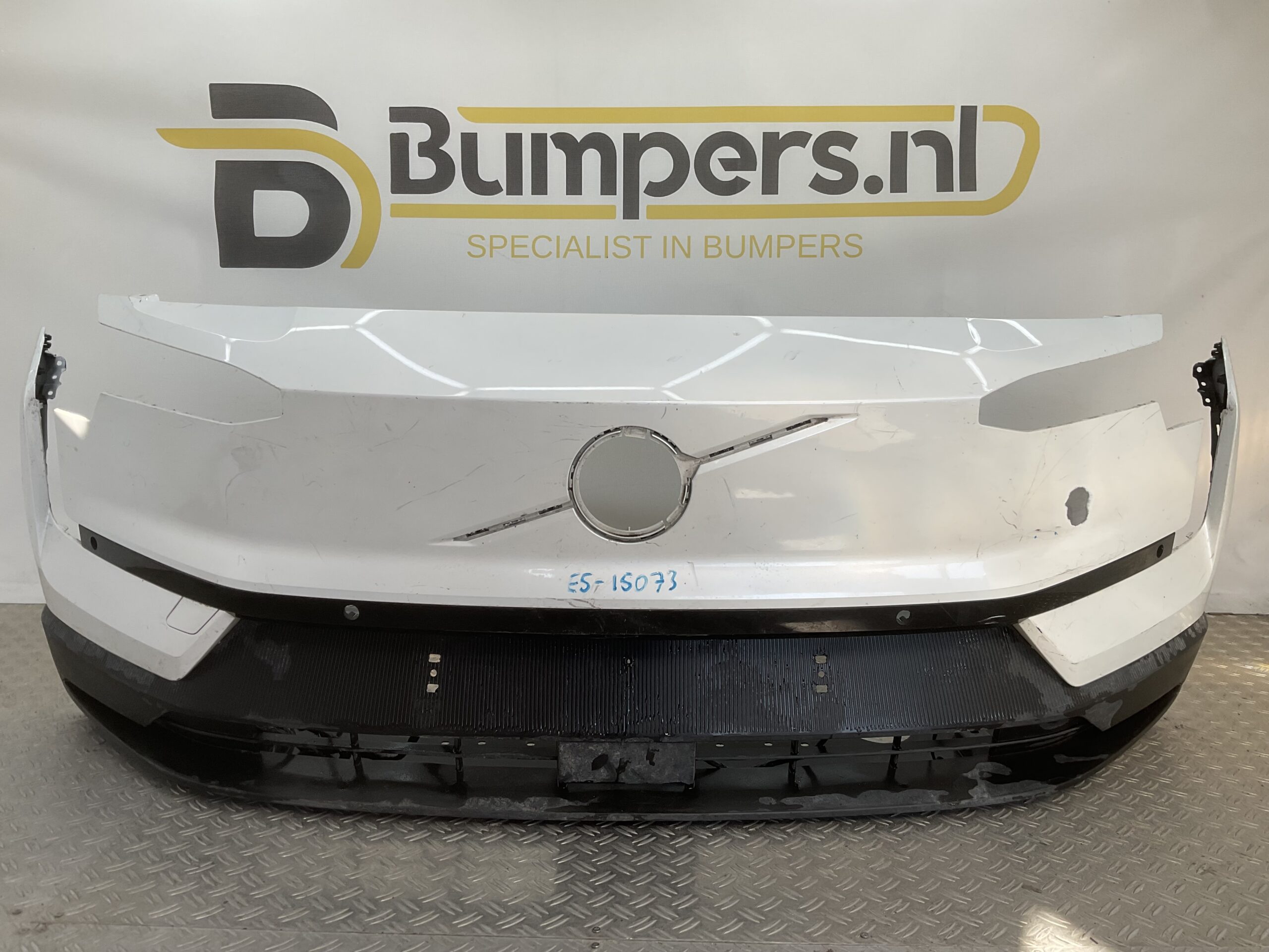 Bumper Volvo EX30 EX 30 23-25 31345658 Voorbumper E5-15073