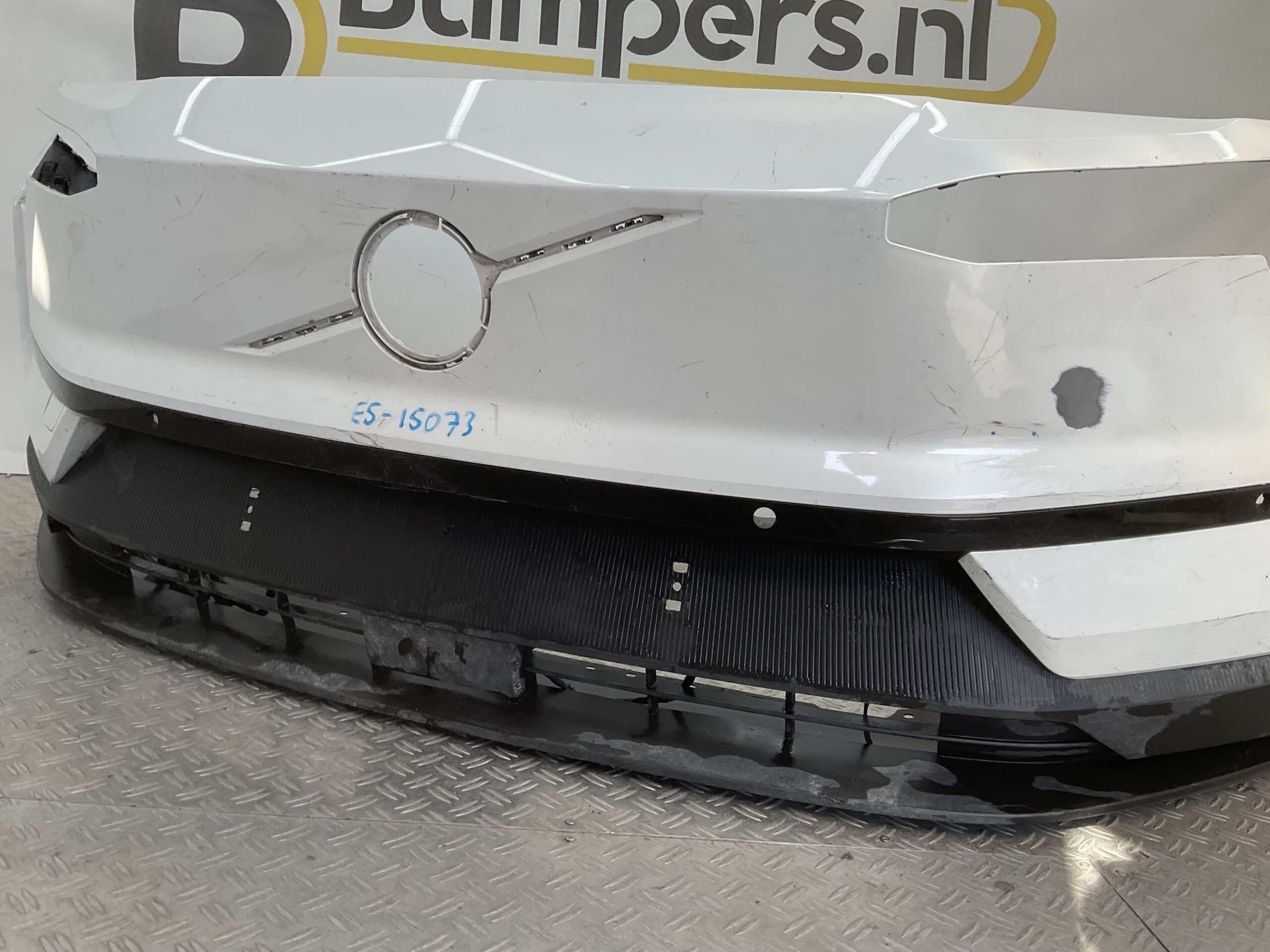 Bumper Volvo EX30 EX 30 23-25 31345658 Voorbumper E5-15073