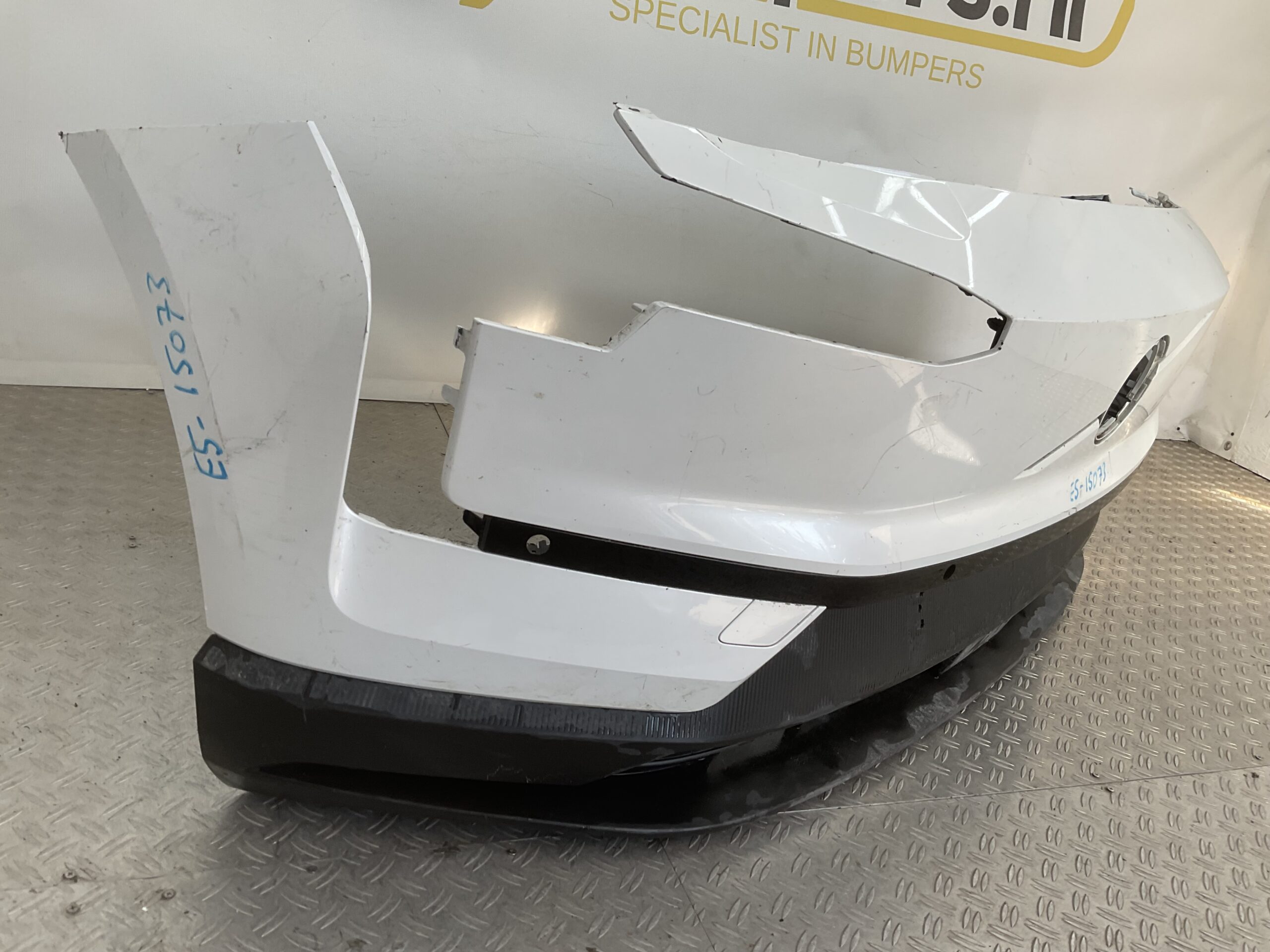 Bumper Volvo EX30 EX 30 23-25 31345658 Voorbumper E5-15073