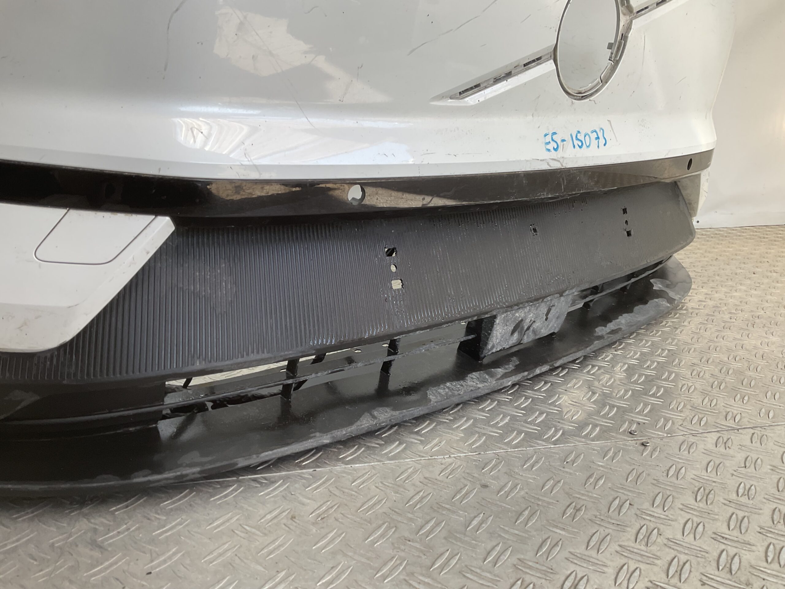 Bumper Volvo EX30 EX 30 23-25 31345658 Voorbumper E5-15073