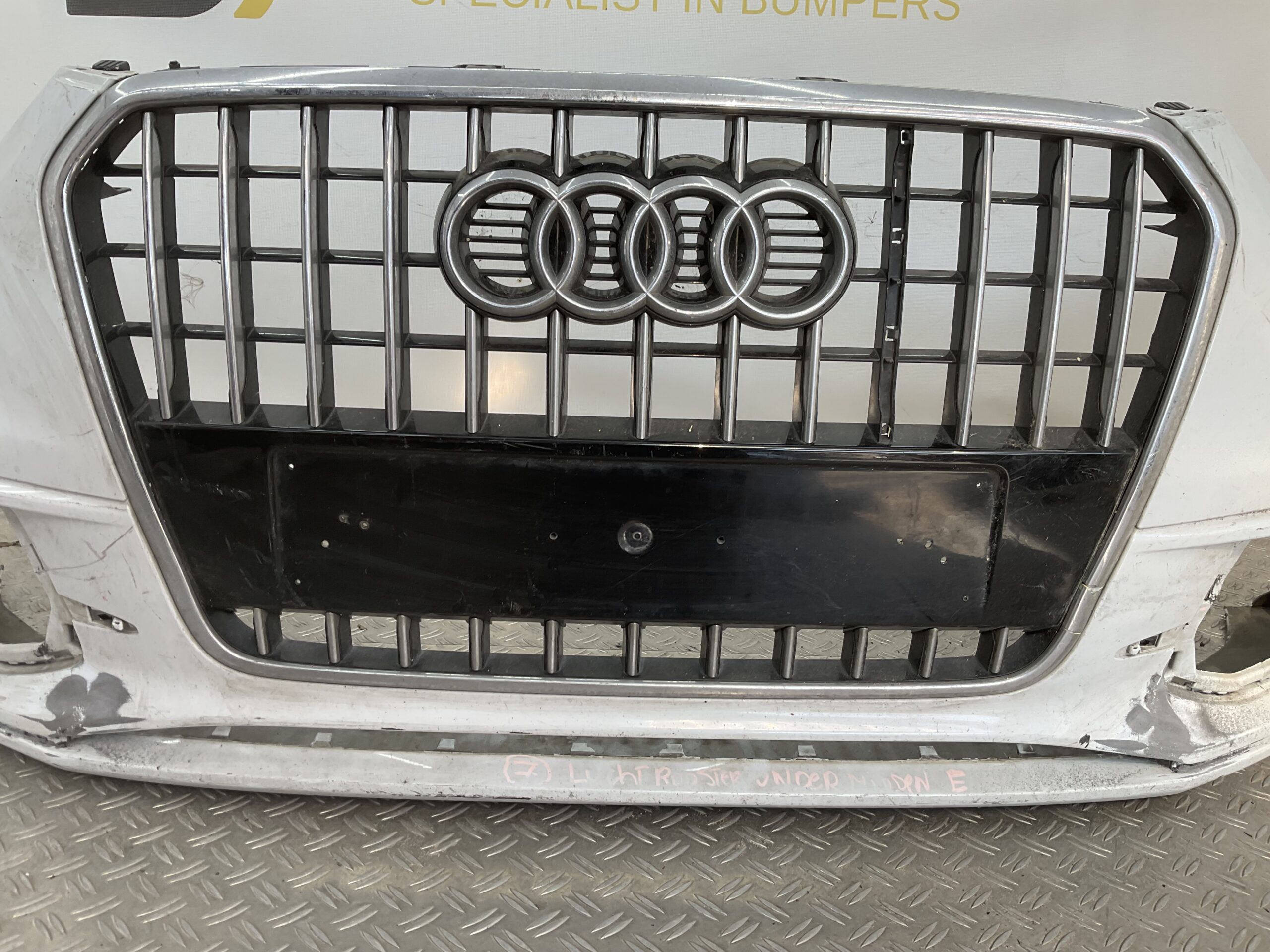 Bumper Audi Q3 8U Sline S-line Facelift kls pdc 8U0807437-B Voorbumper H5-18858