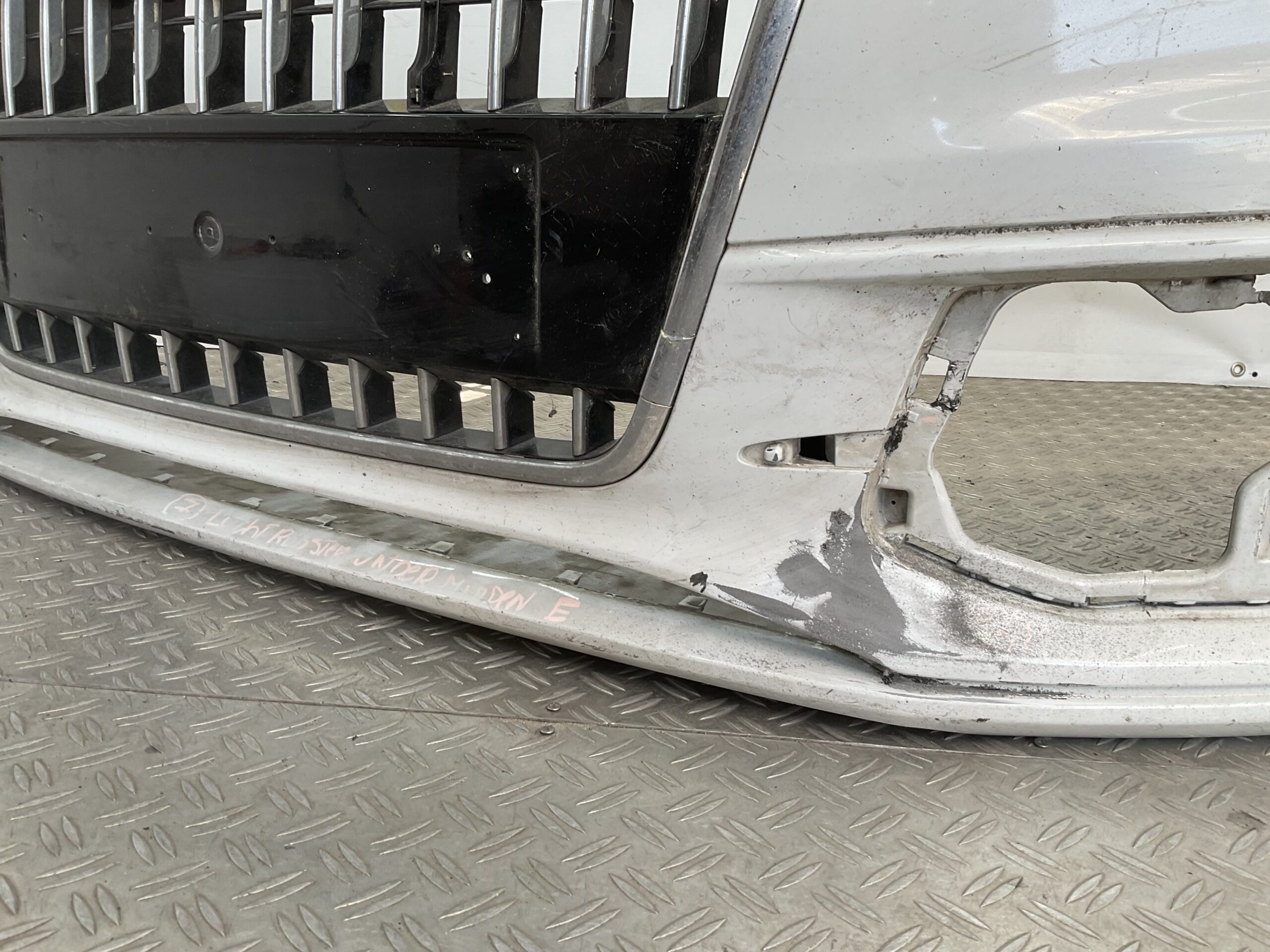 Bumper Audi Q3 8U Sline S-line Facelift kls pdc 8U0807437-B Voorbumper H5-18858