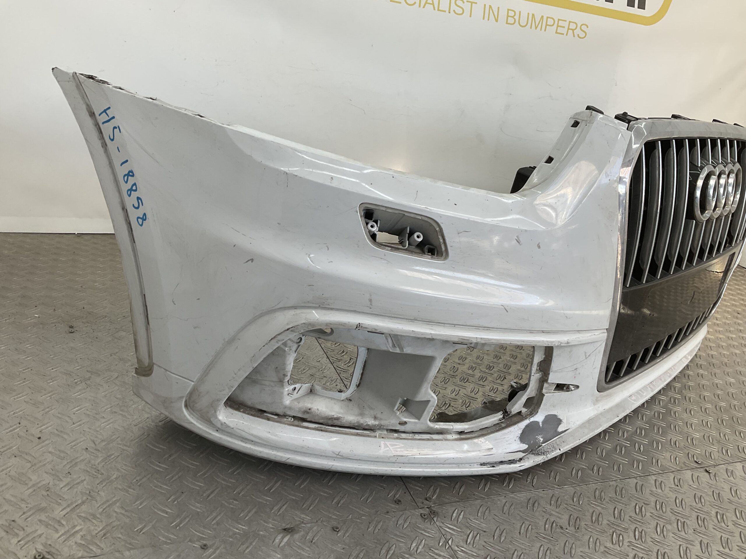 Bumper Audi Q3 8U Sline S-line Facelift kls pdc 8U0807437-B Voorbumper H5-18858