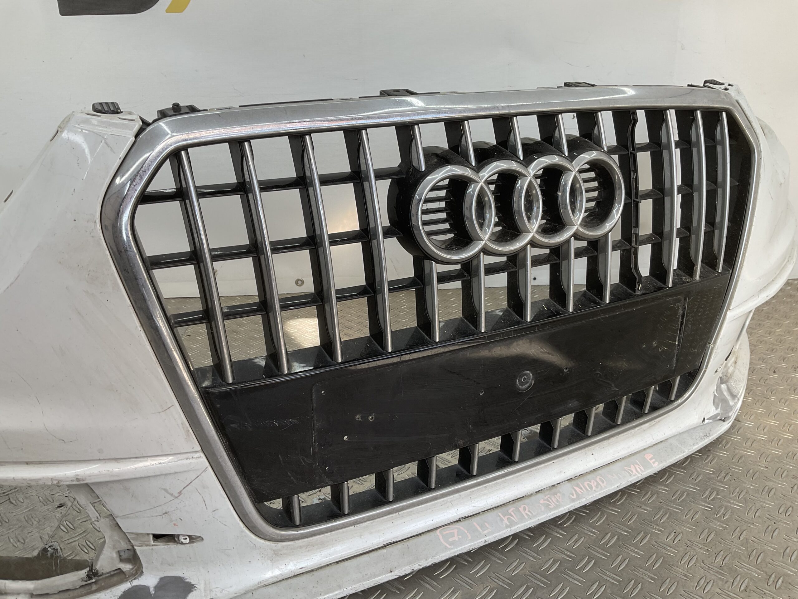 Bumper Audi Q3 8U Sline S-line Facelift kls pdc 8U0807437-B Voorbumper H5-18858