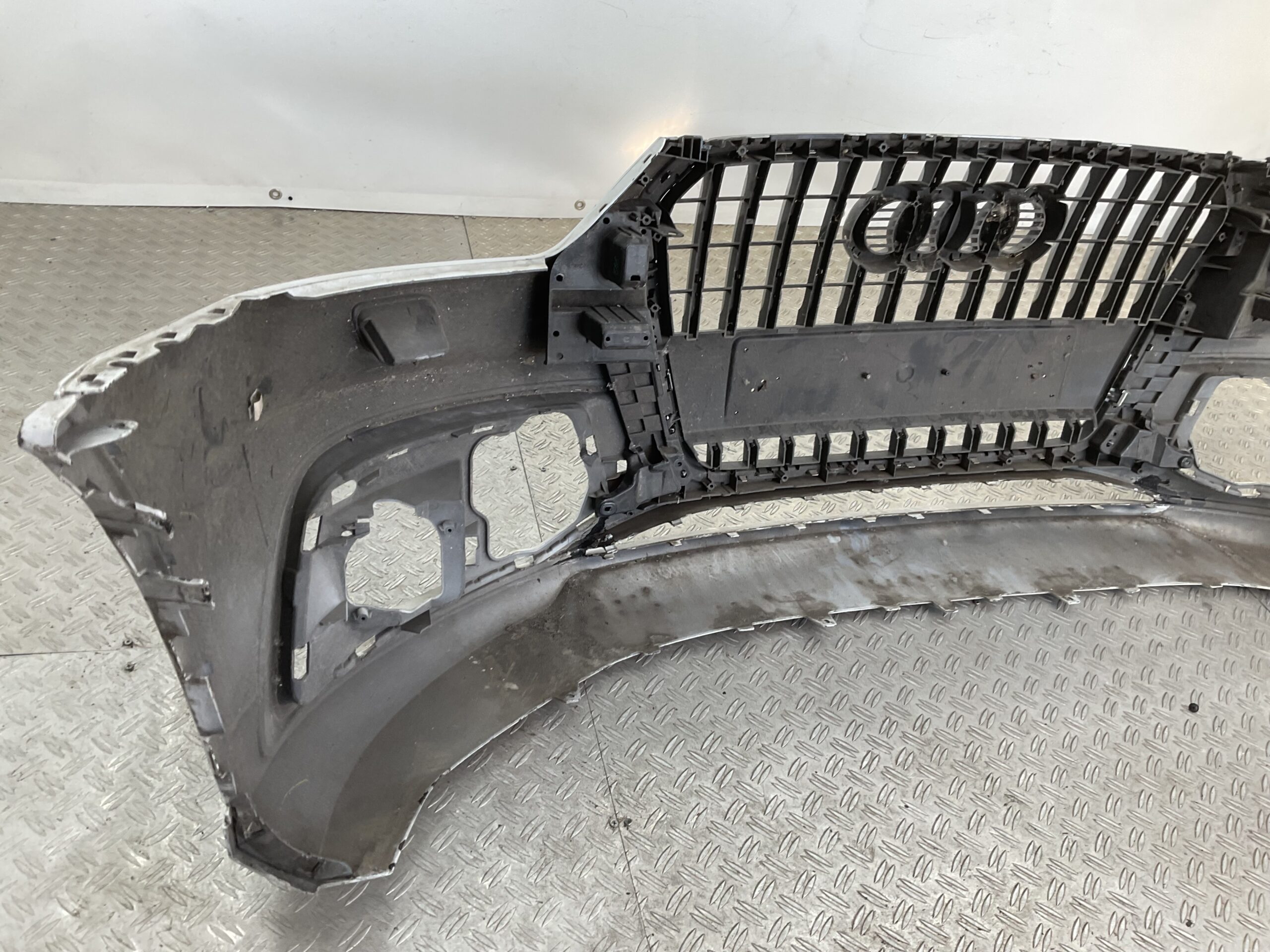 Bumper Audi Q3 8U Sline S-line Facelift kls pdc 8U0807437-B Voorbumper H5-18858