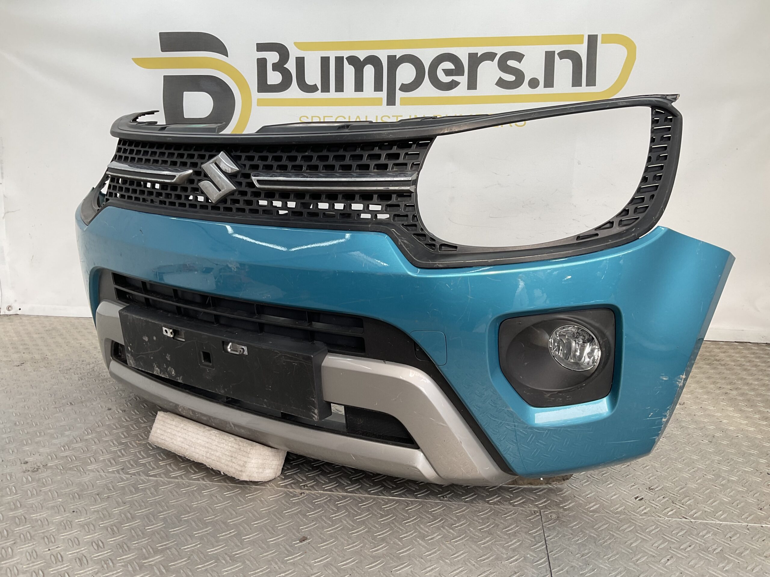 Bumper Suzuki Ignis III Facelift 2020-2023 717723S0 Voorbumper E5-18870
