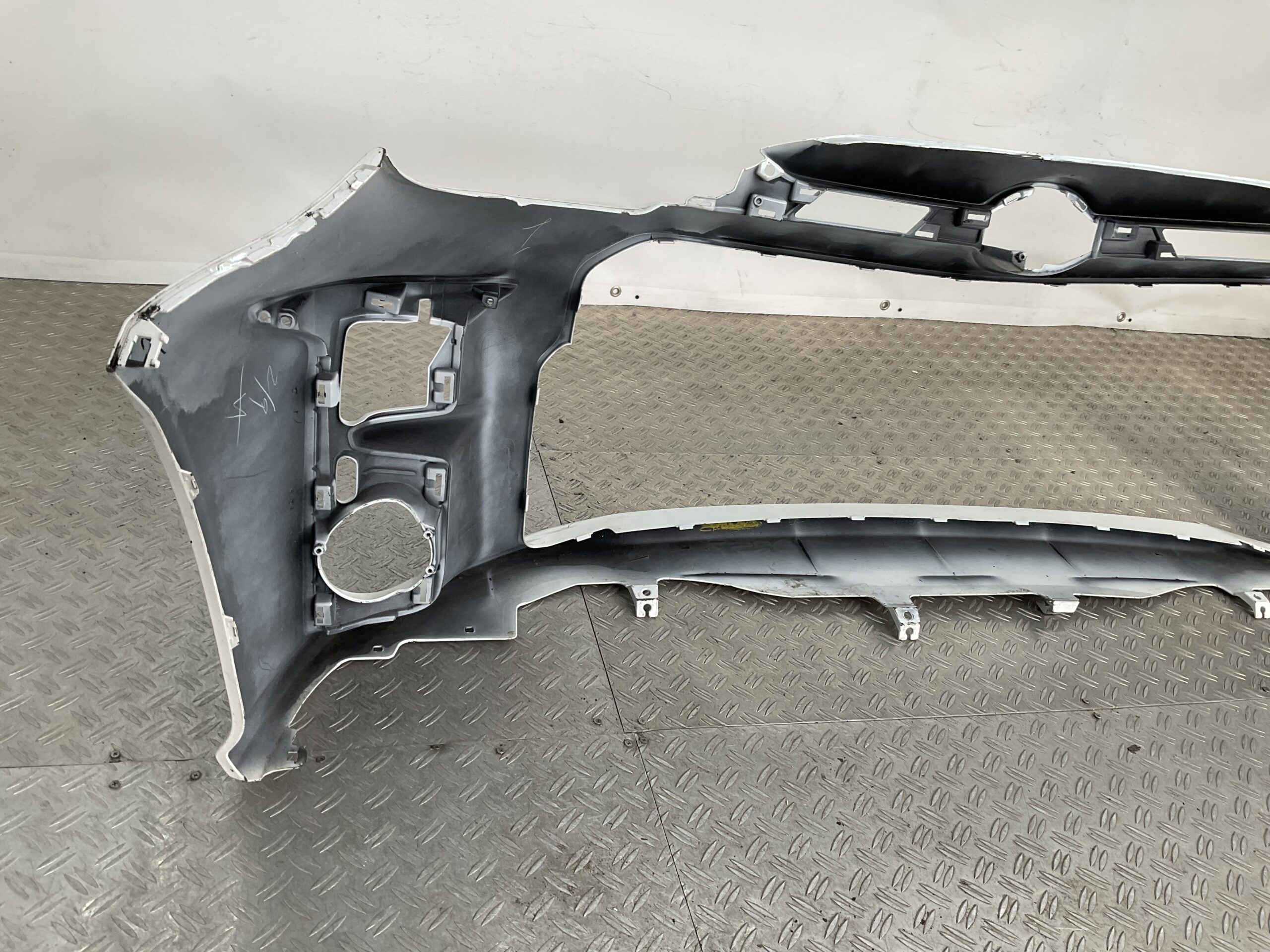 Bumper Toyota Yaris 4 IV GR Sport 5211952C80 Voorbumper D9-18872