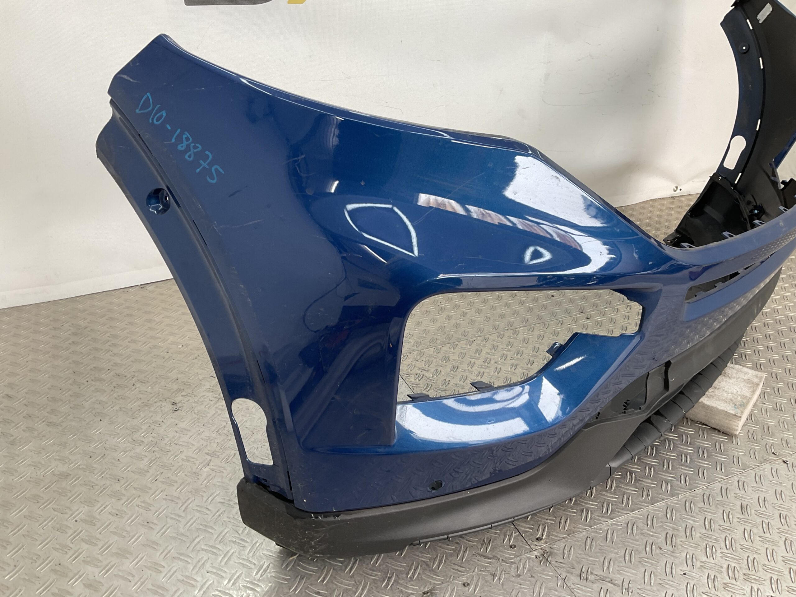 Bumper Ford Explorer 2020- LB5B17C831-AA Voorbumper D10-18875