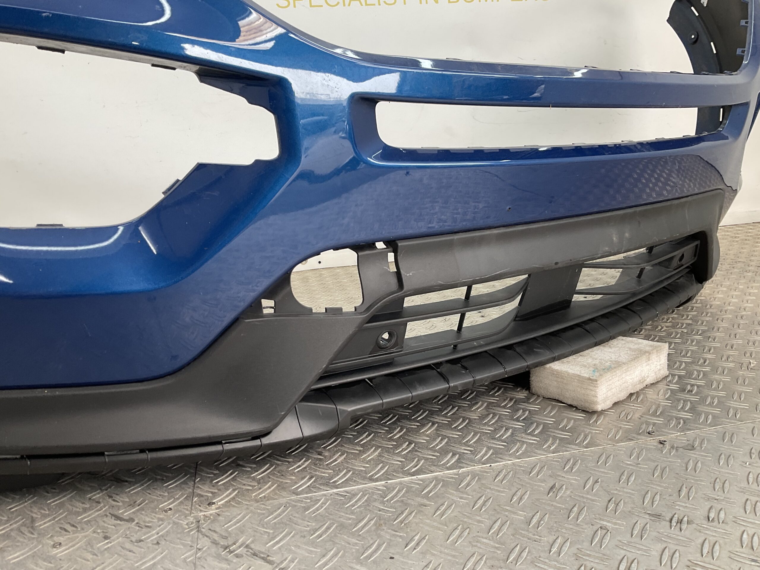 Bumper Ford Explorer 2020- LB5B17C831-AA Voorbumper D10-18875