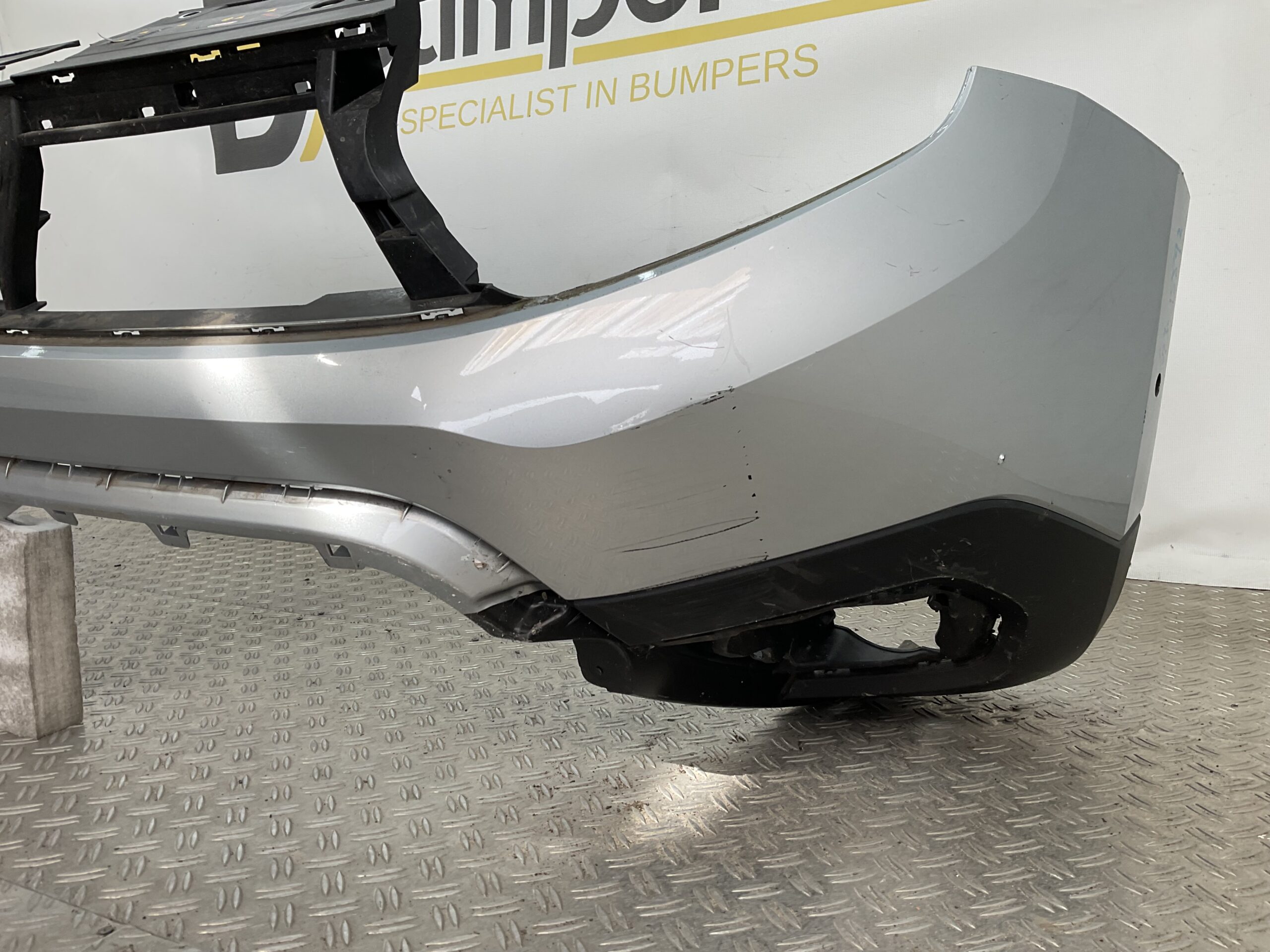 Bumper Dacia Duster 17-20 620221776R Voorbumper G3-18892