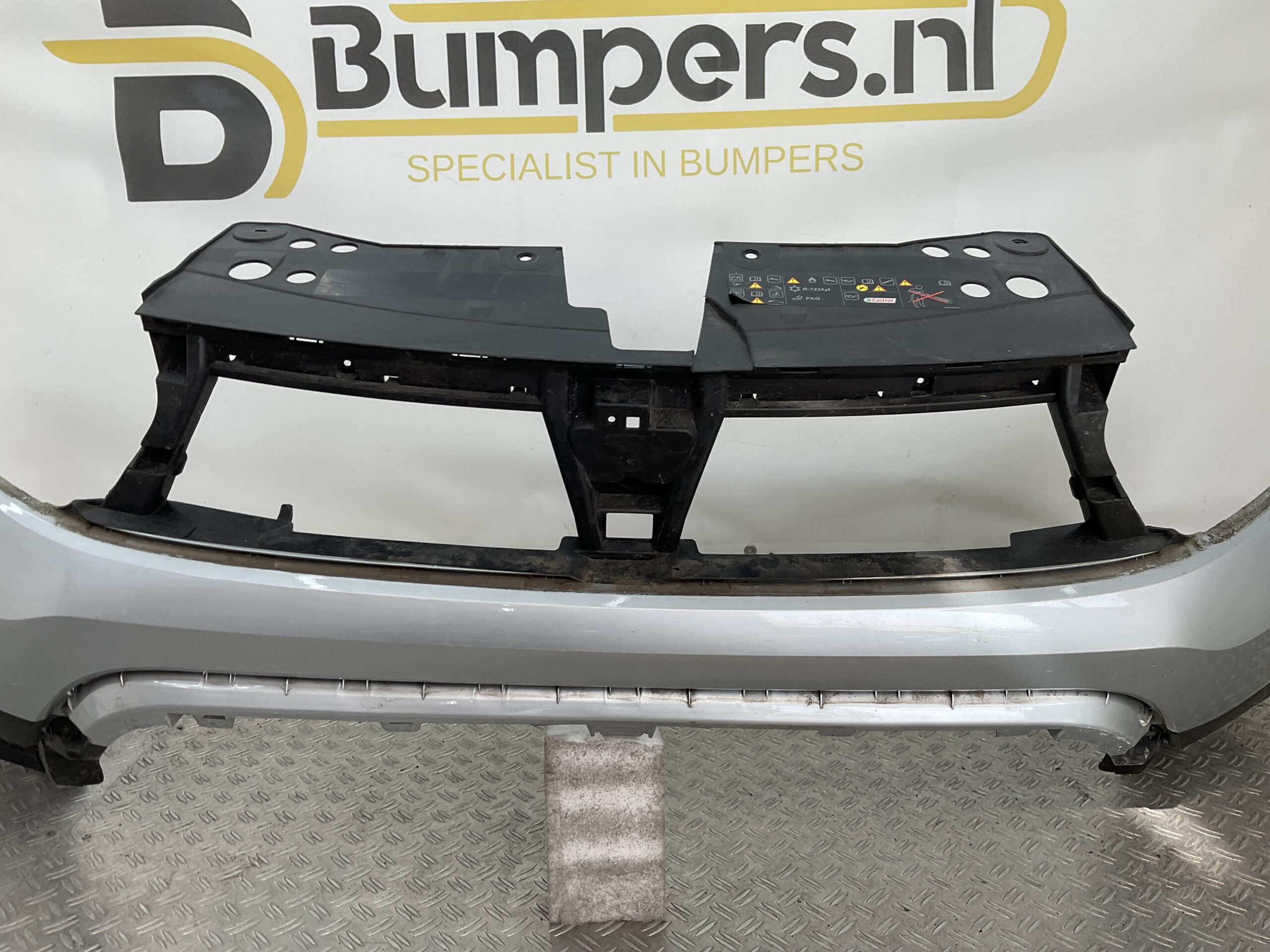 Bumper Dacia Duster 17-20 620221776R Voorbumper G3-18892