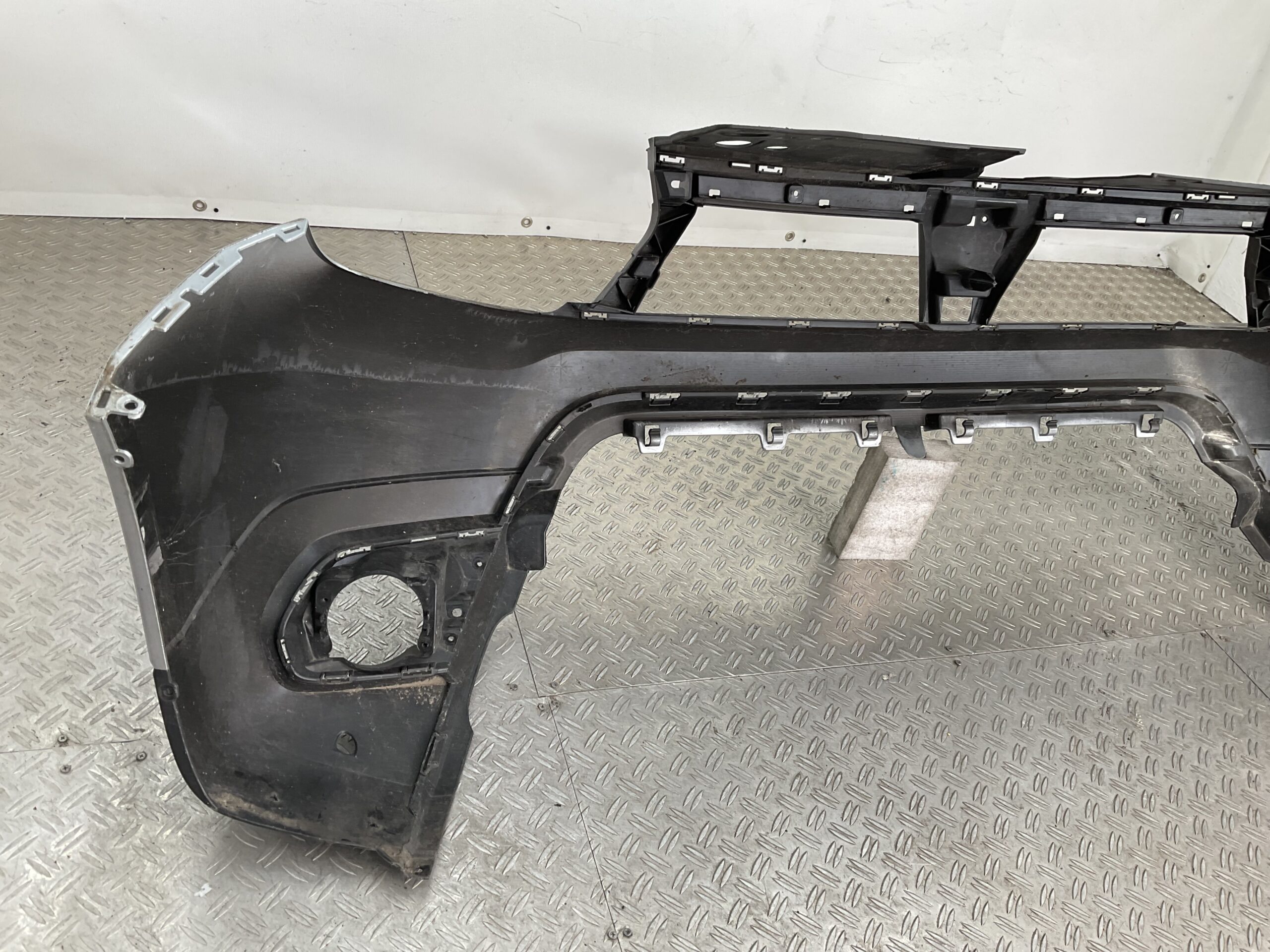 Bumper Dacia Duster 17-20 620221776R Voorbumper G3-18892