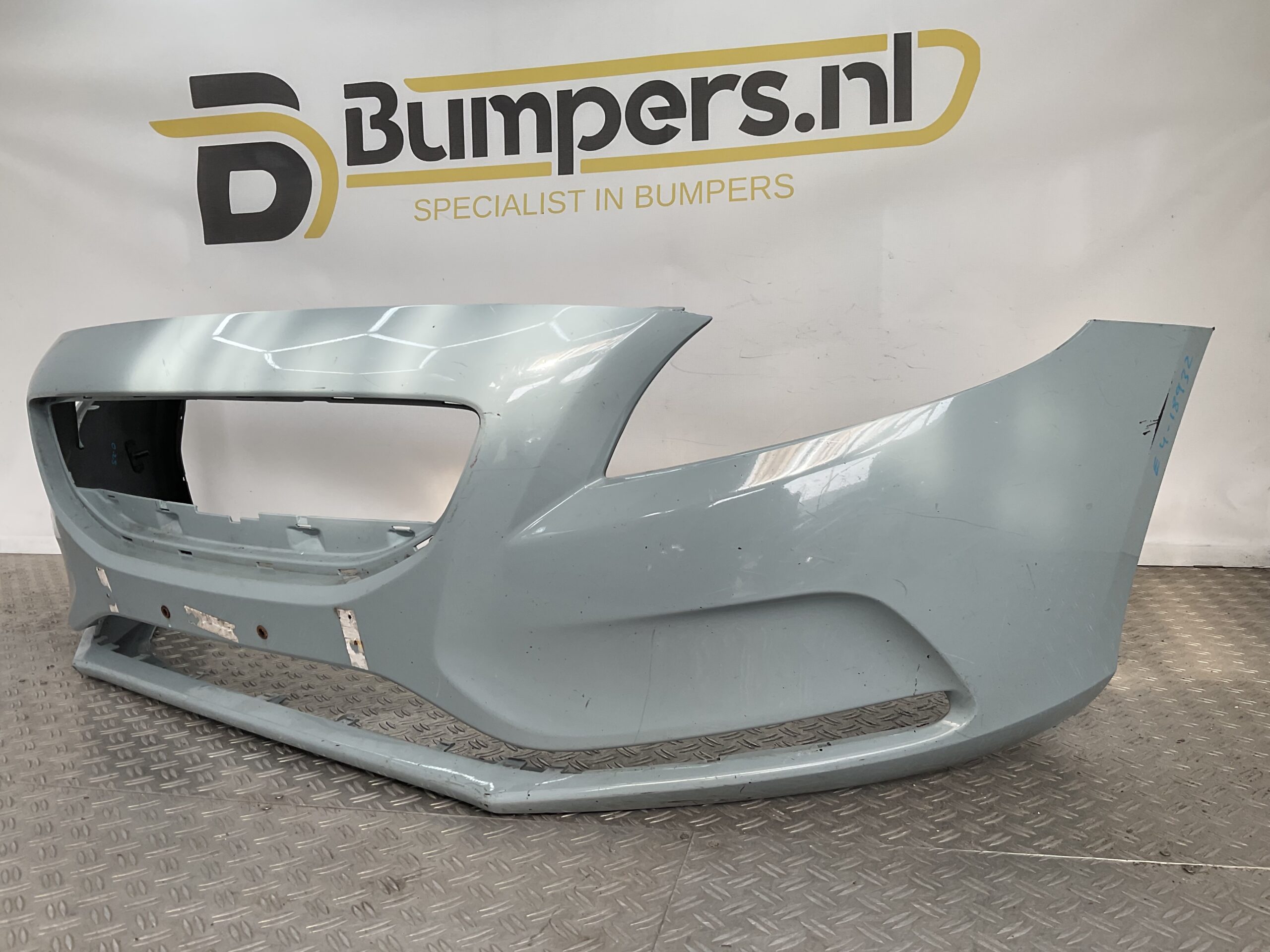 Bumper Volvo V40 Normaal geen pdc 31283732 Voorbumper E4-18932