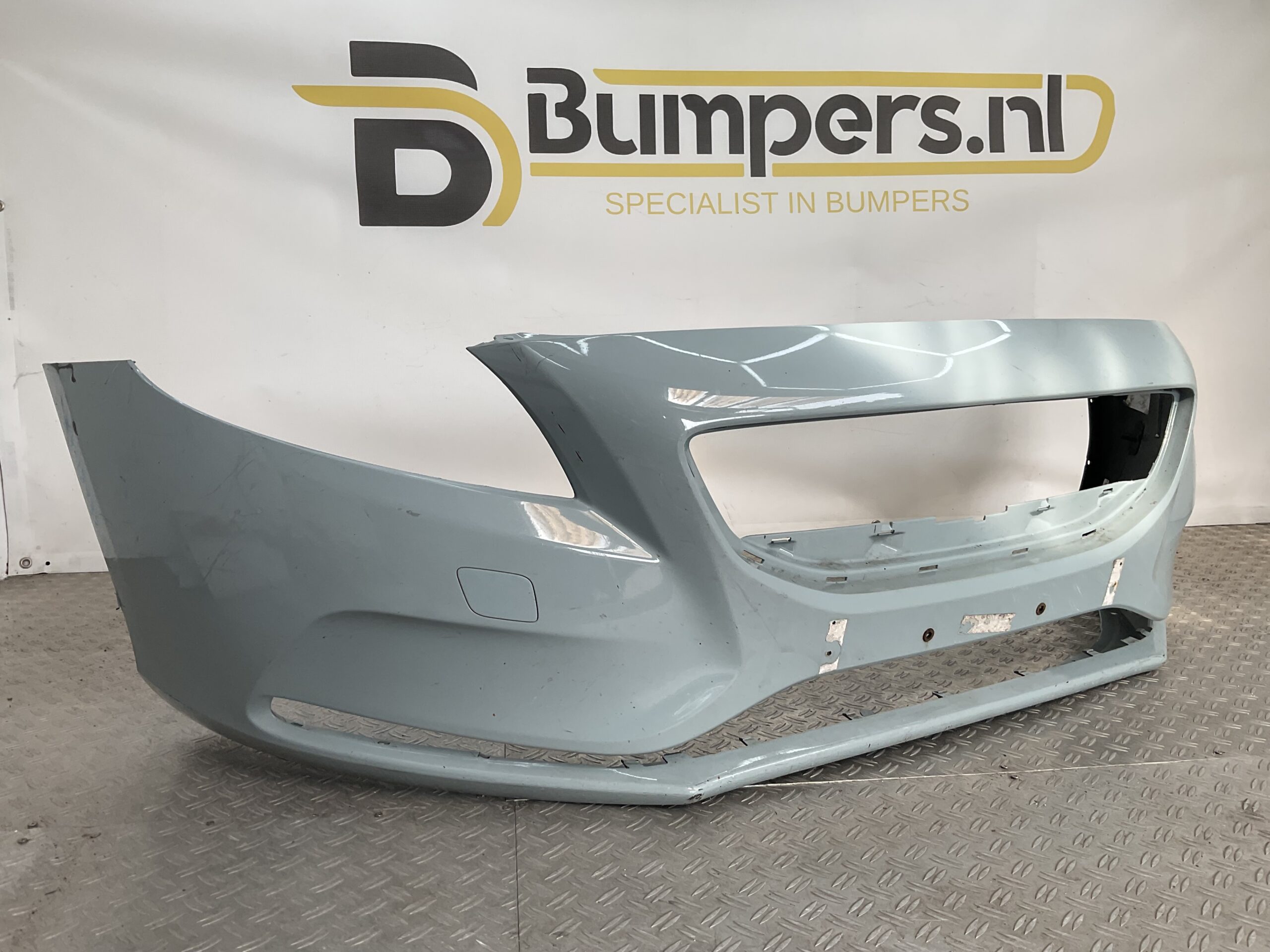 Bumper Volvo V40 Normaal geen pdc 31283732 Voorbumper E4-18932