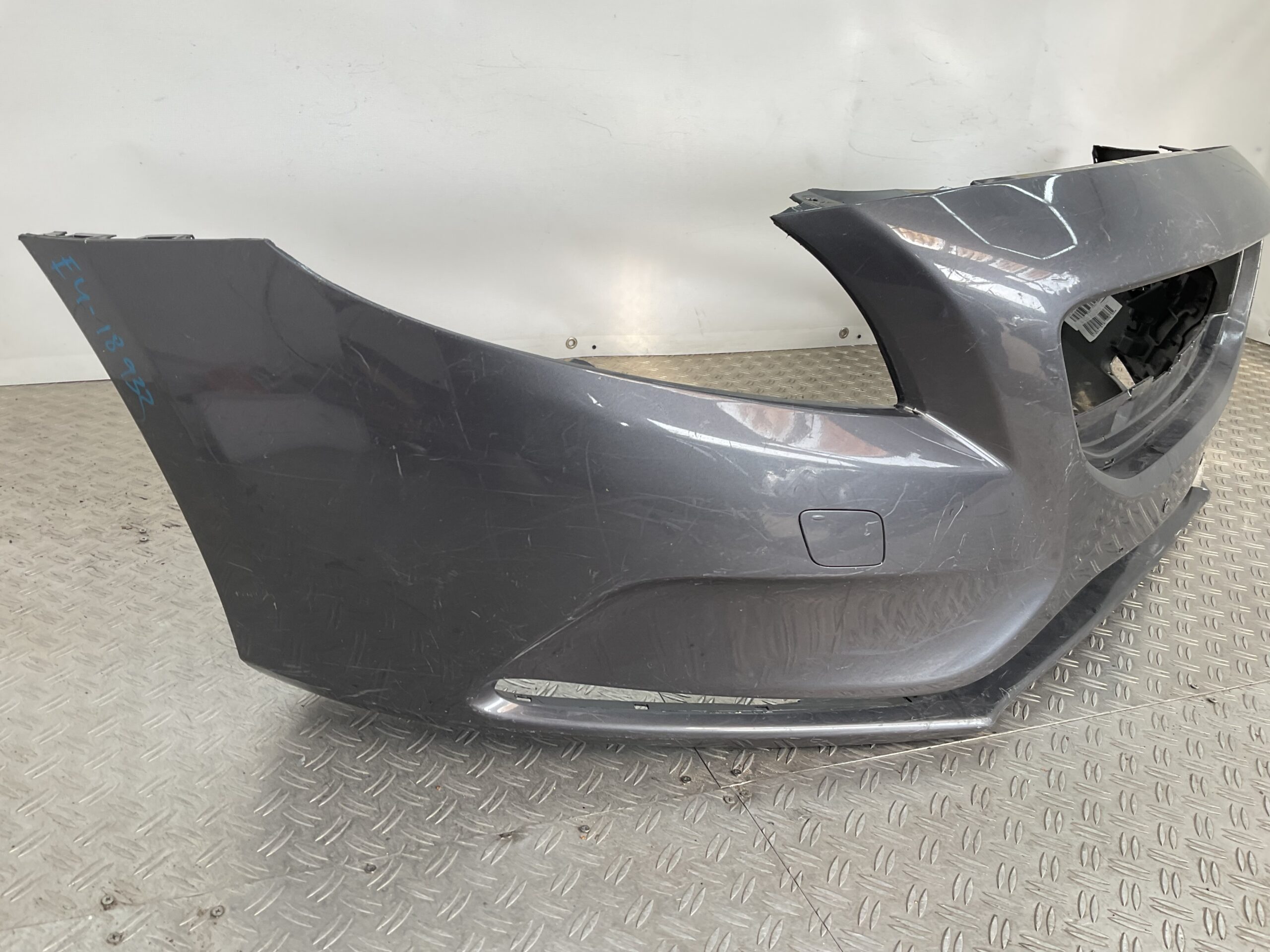 Bumper Volvo V40 Normaal 12- pdc 31283732 Voorbumper E4-18933