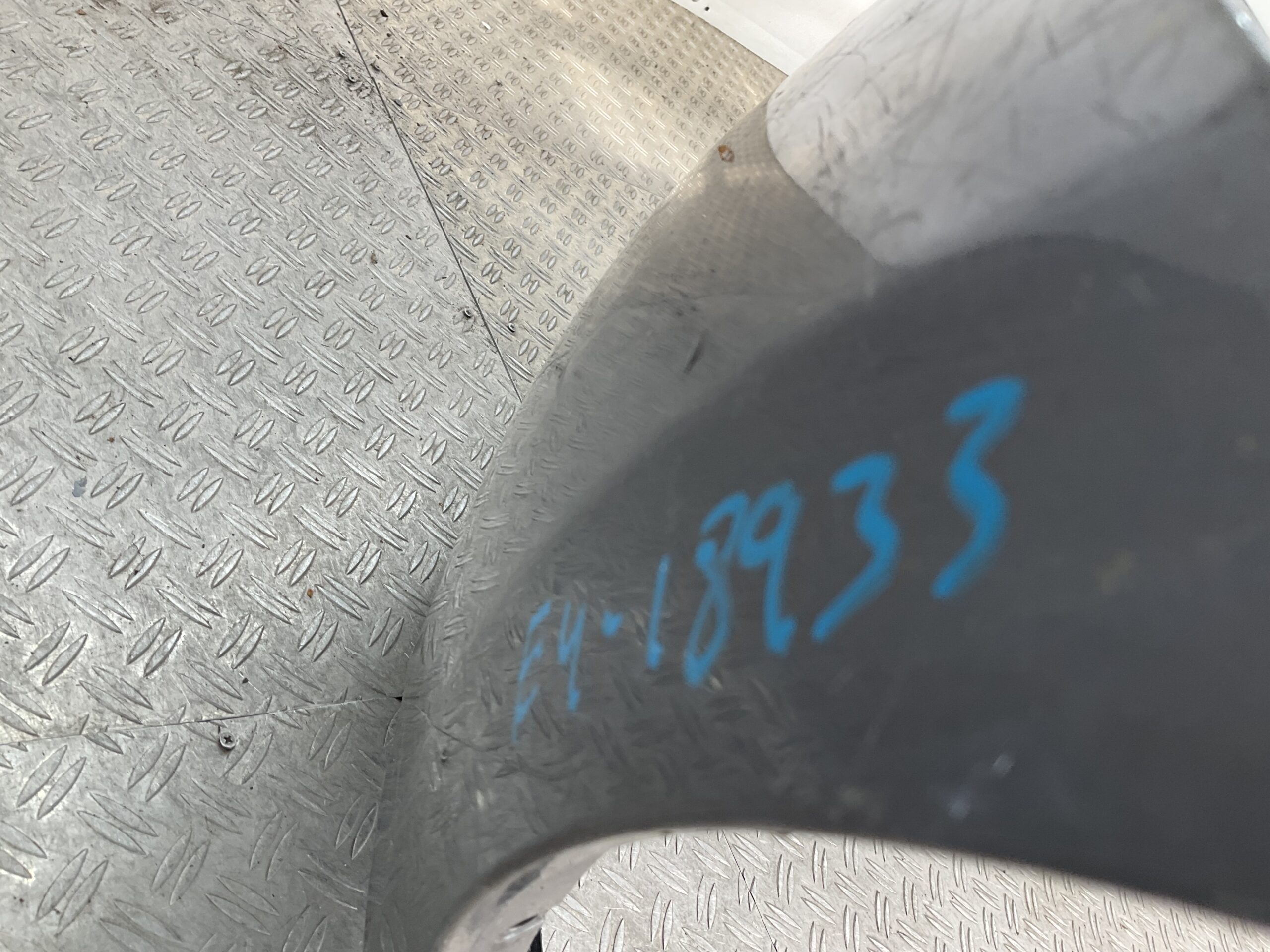 Bumper Volvo V40 Normaal 12- pdc 31283732 Voorbumper E4-18933