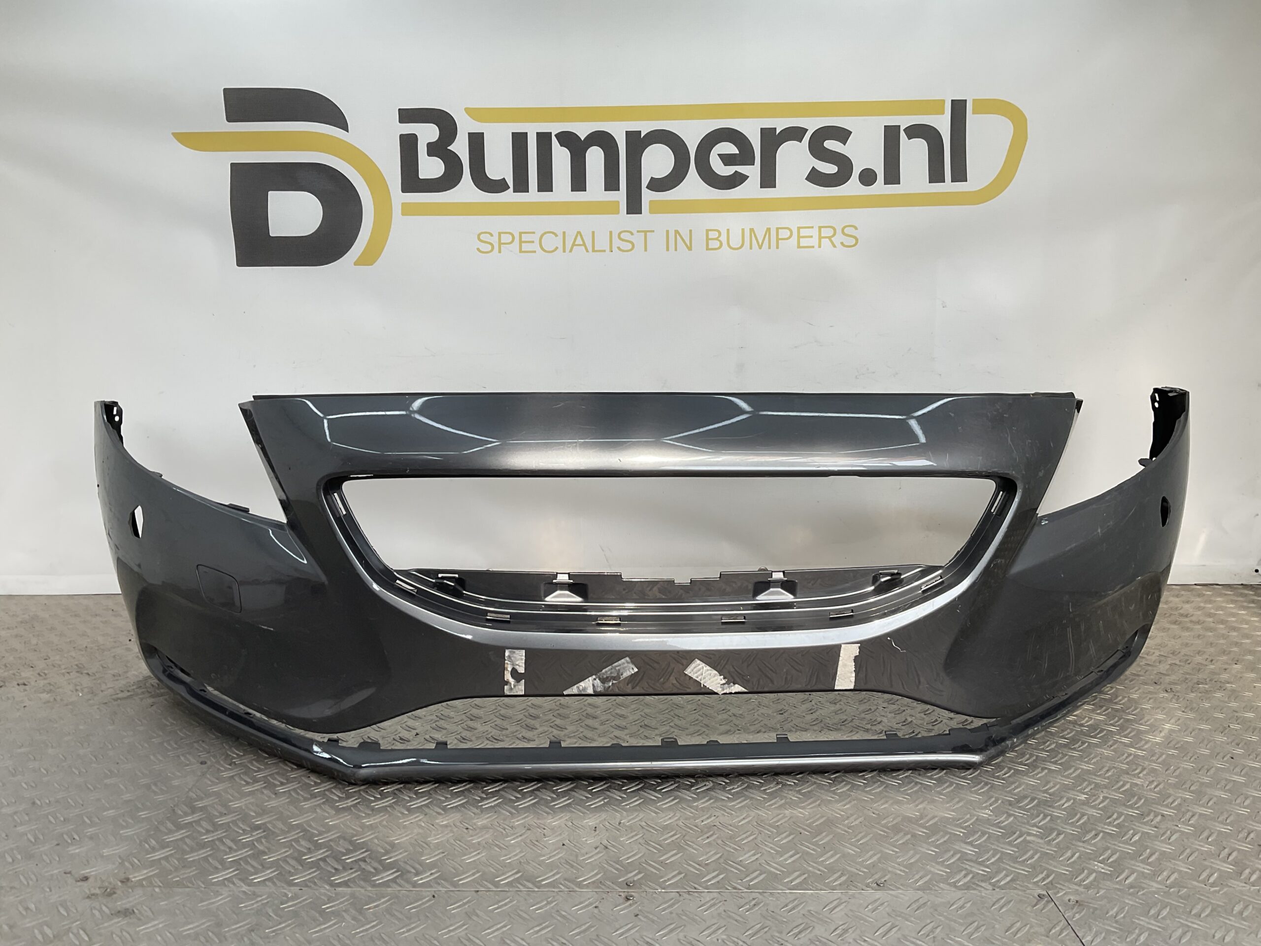 Bumper Volvo V40 Normaal 12- pdc 31283732 Voorbumper E4-18934