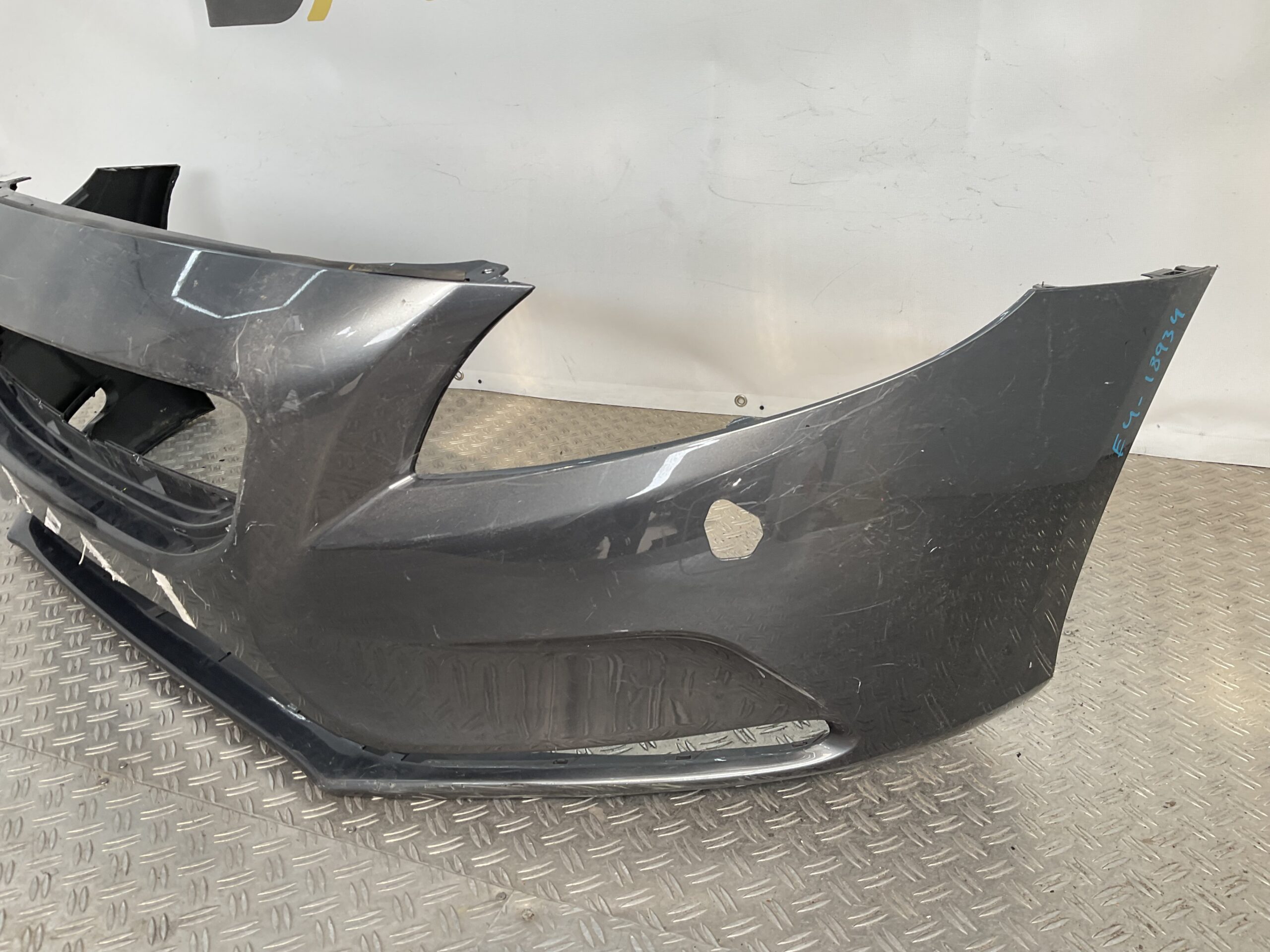 Bumper Volvo V40 Normaal 12- pdc 31283732 Voorbumper E4-18934