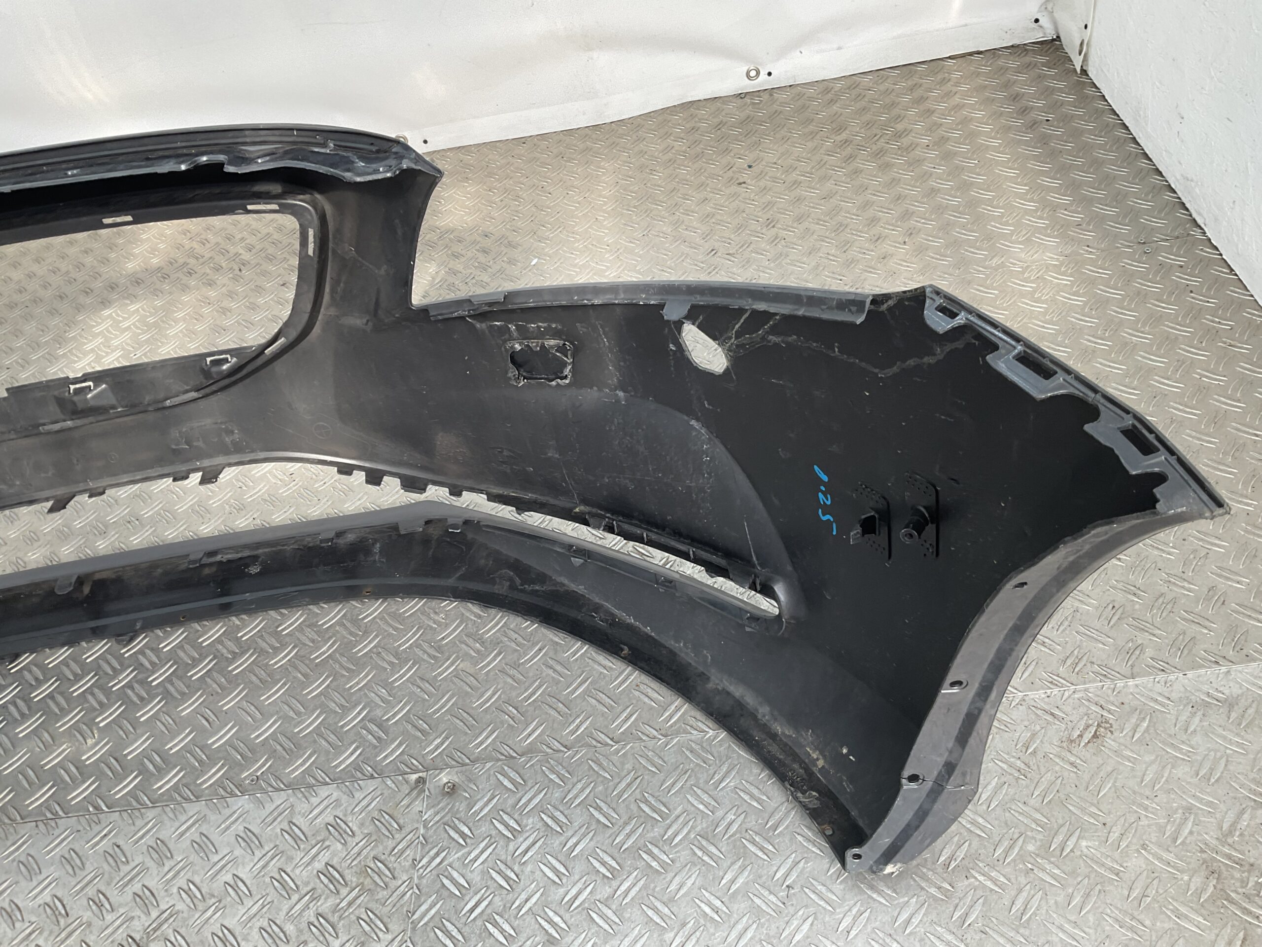 Bumper Volvo V40 Normaal 12- pdc 31283732 Voorbumper E4-18934