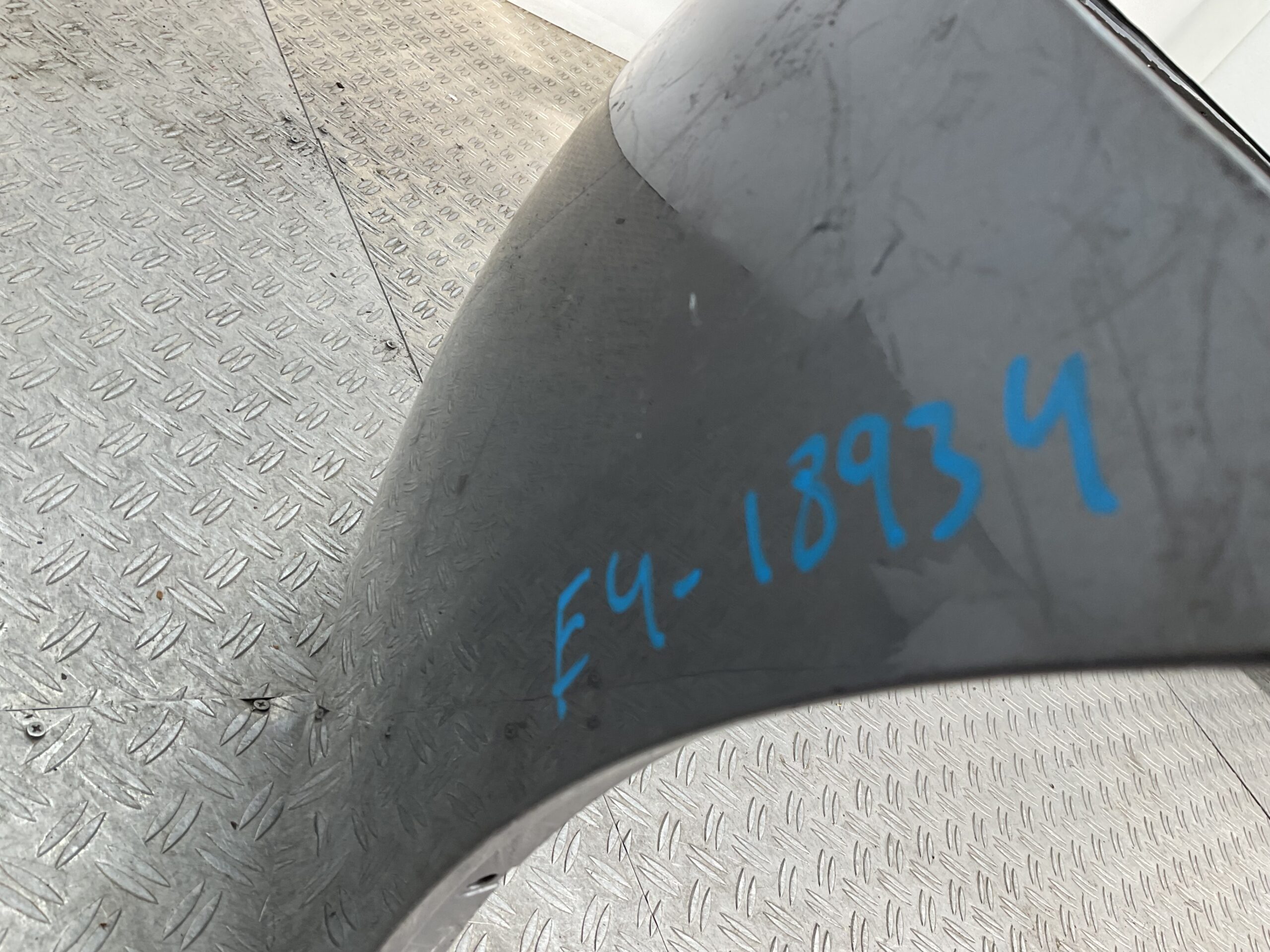 Bumper Volvo V40 Normaal 12- pdc 31283732 Voorbumper E4-18934