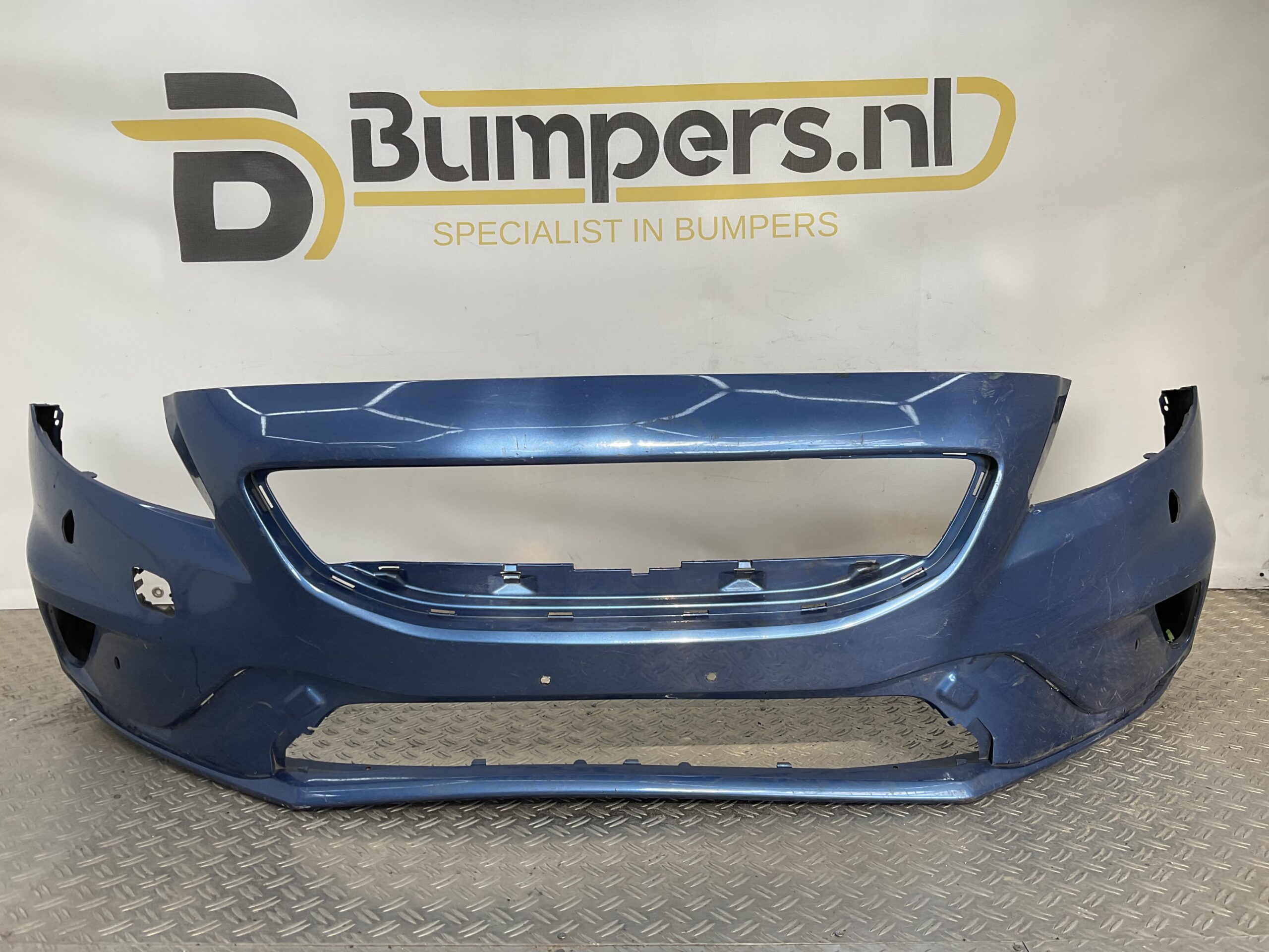 Bumper Volvo V40 RDesign R-Design kls pdc 12-19 31347085 Voorbumper E5-18935