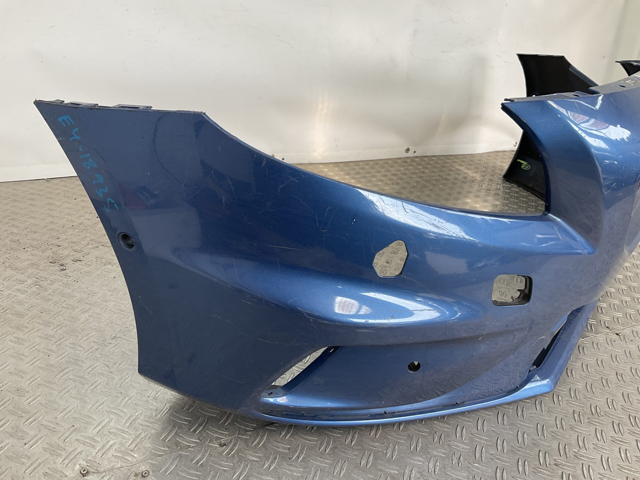 Bumper Volvo V40 RDesign R-Design kls pdc 12-19 31347085 Voorbumper E5-18935