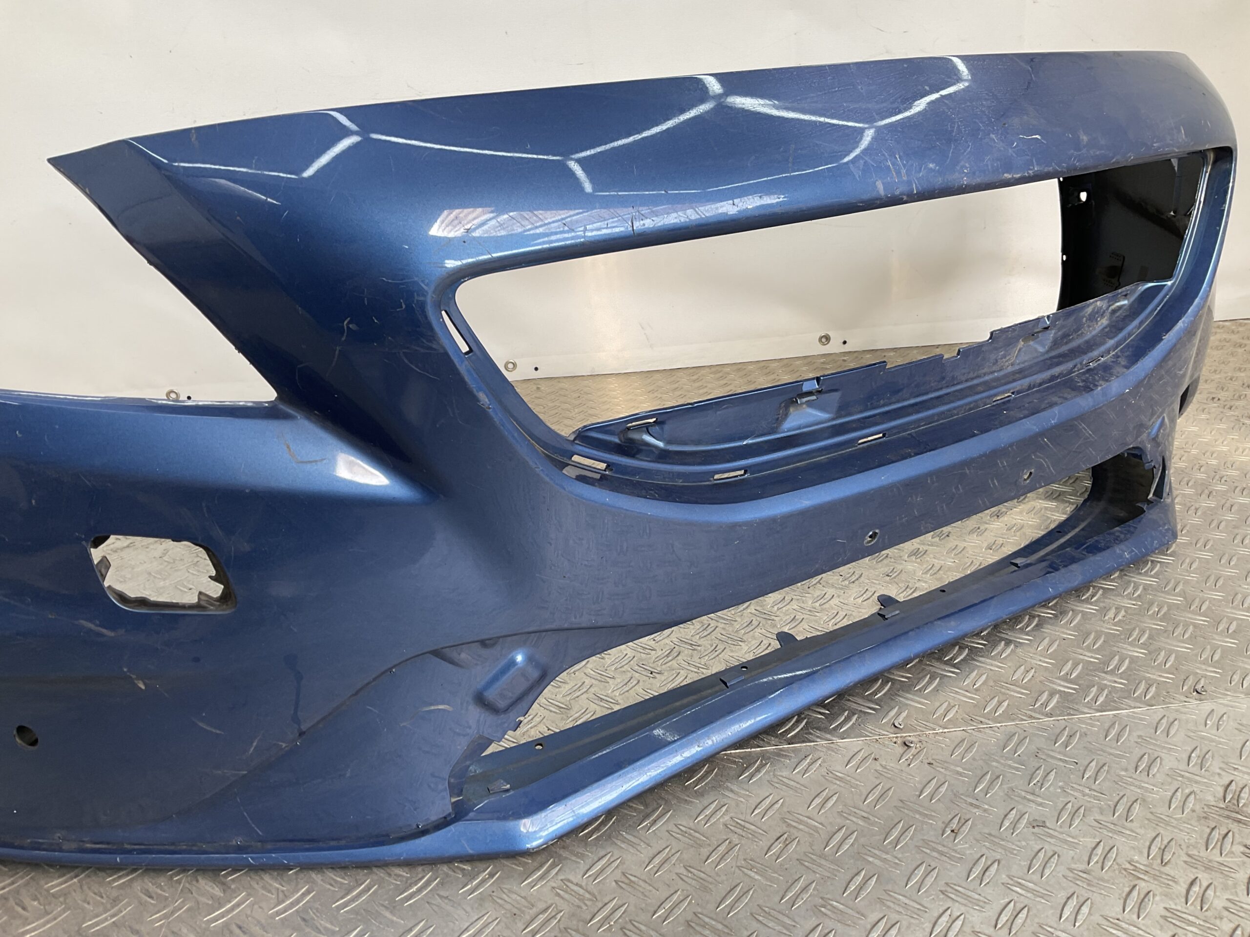 Bumper Volvo V40 RDesign R-Design kls pdc 12-19 31347085 Voorbumper E5-18935