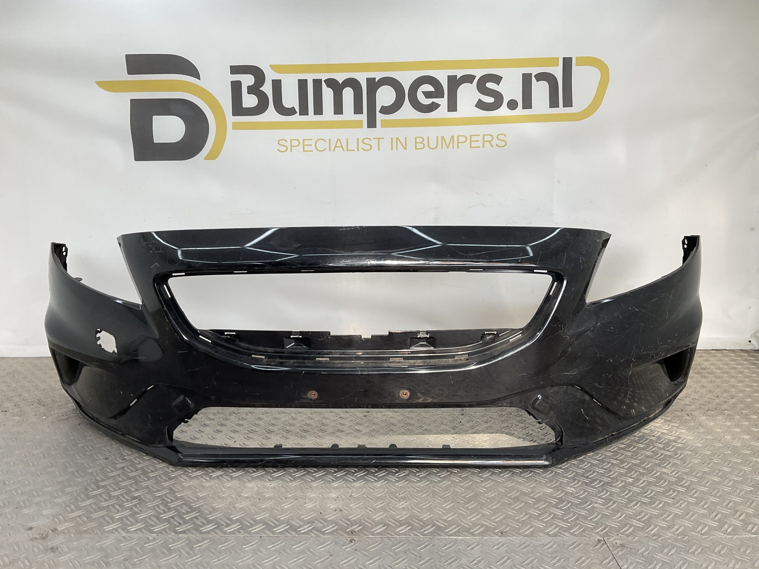 Bumper Volvo V40 RDesign R-Design kls pdc 12-19 31347085 Voorbumper E4-18936