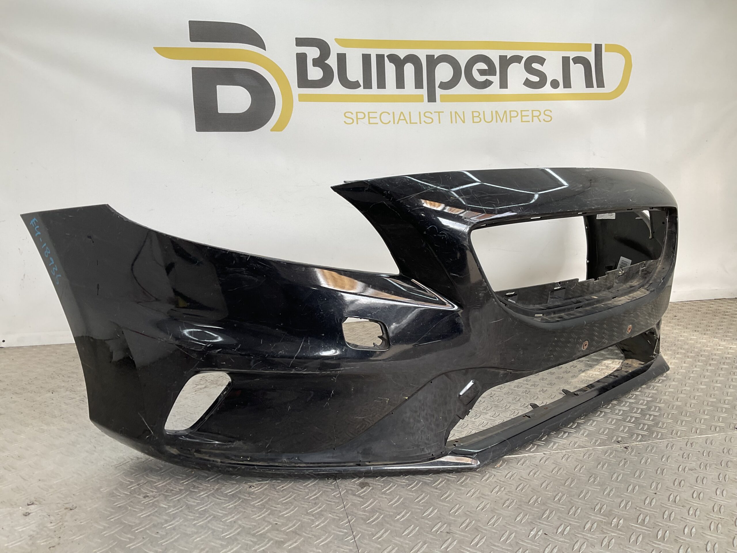 Bumper Volvo V40 RDesign R-Design kls pdc 12-19 31347085 Voorbumper E4-18936