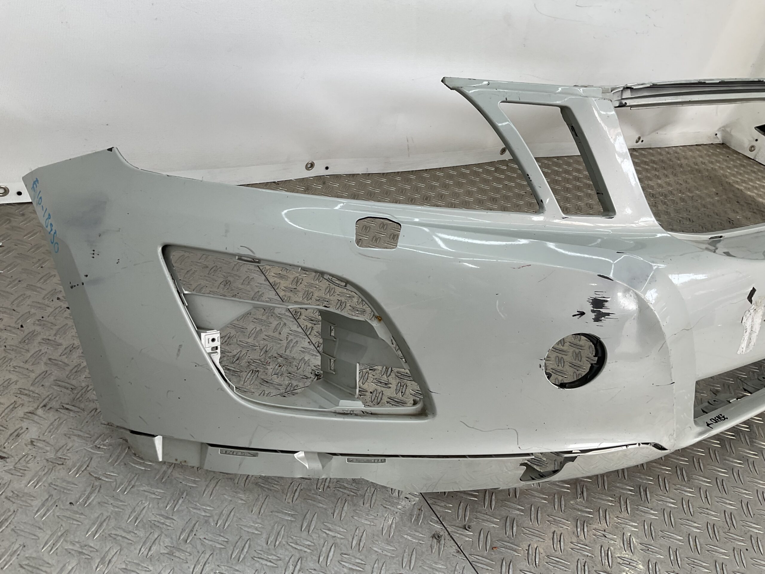 Bumper Volvo XC60 2015- 30763408 Voorbumper E10-18950