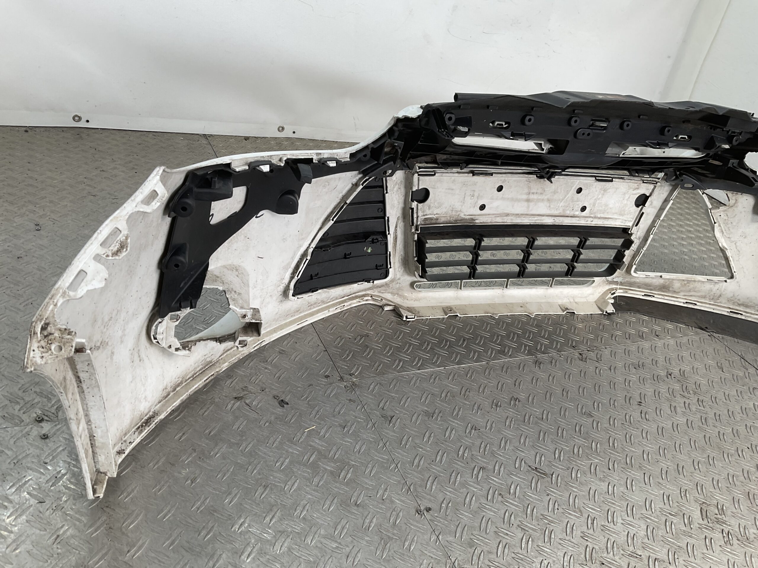 BUMPER FORD FOCUS MK3 ST LINE ST-Line 10-14 BM51-17757-A VOORBUMPER D9-19002