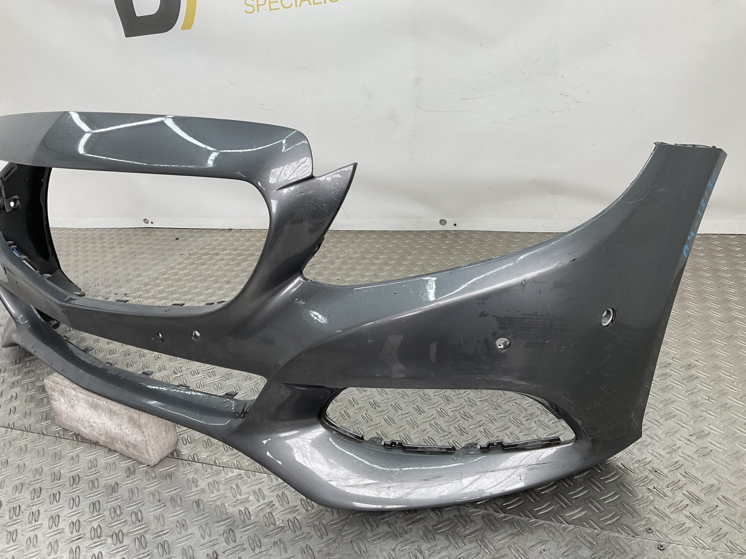 Bumper Mercedes C Klasse W205 Facelift A2058851101 Voorbumper A4-18130