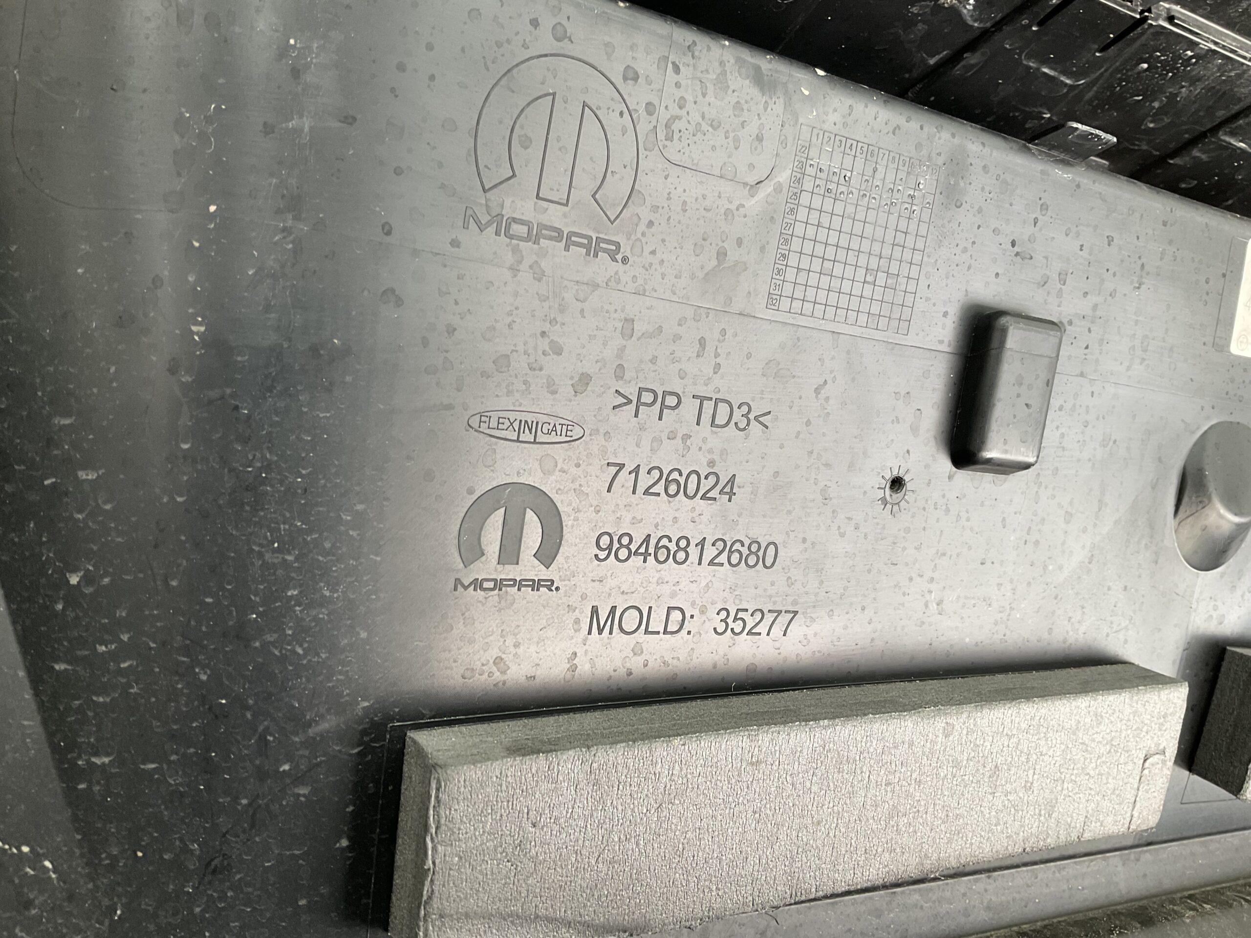 Bumper Peugeot 3008 III 3 23- 9846812680 Achterbumper F3-18164