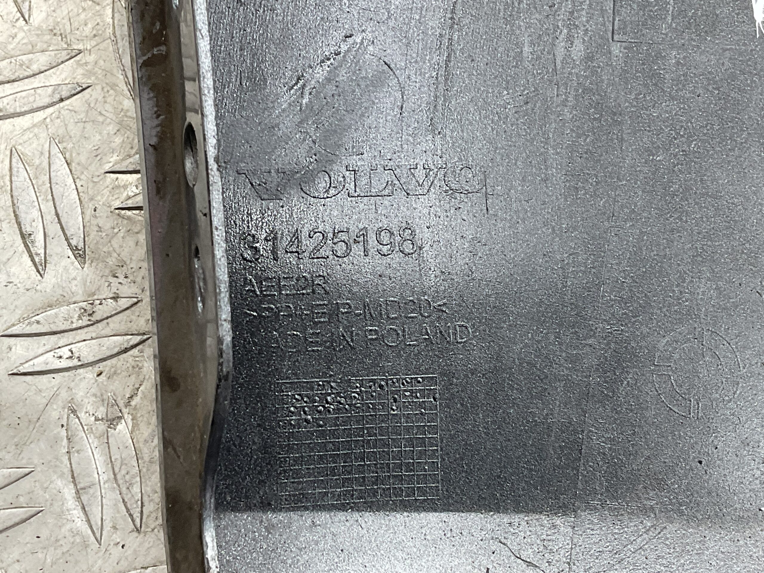 Bumper Volvo XC60 XC-60 17-20 pdc 31425198 Achterbumper F3-18233