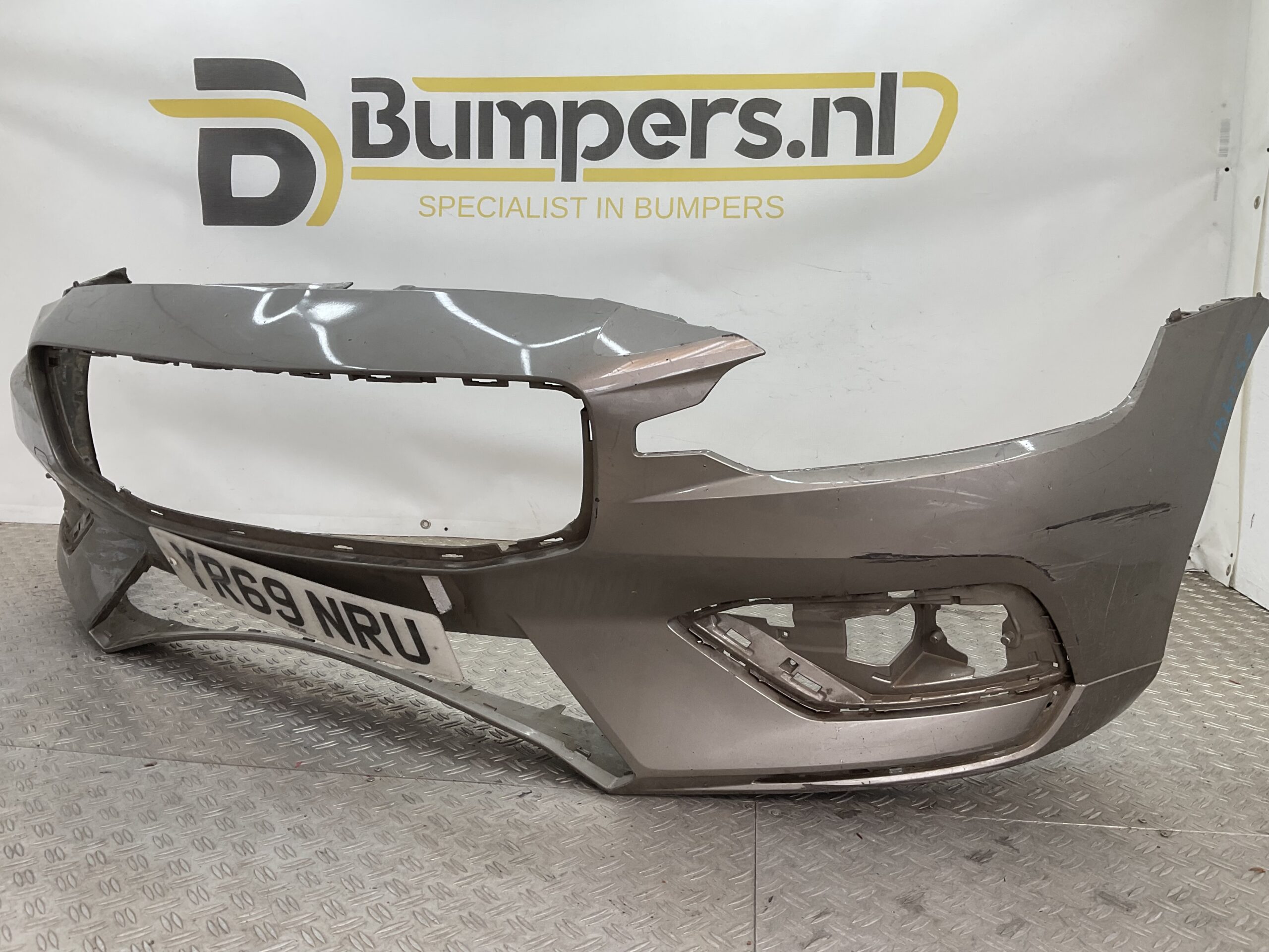 Bumper Volvo S60 V60 2018-2022 31690589 Voorbumper E5-19411