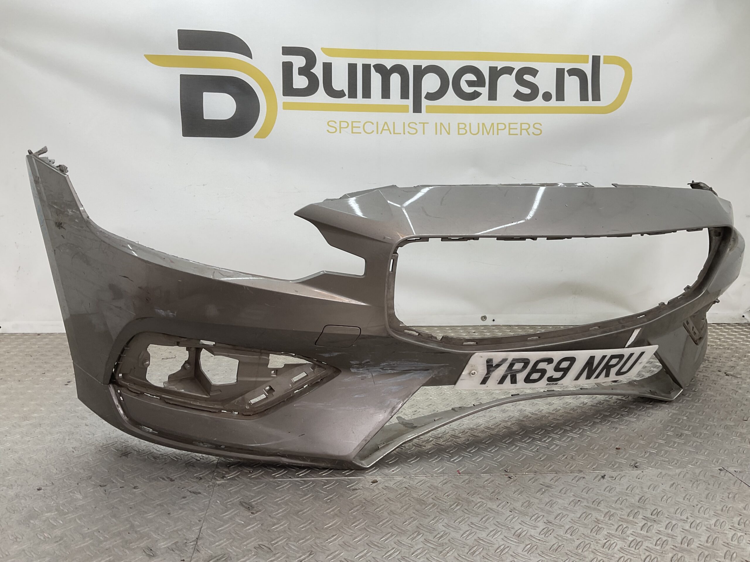 Bumper Volvo S60 V60 2018-2022 31690589 Voorbumper E5-19411
