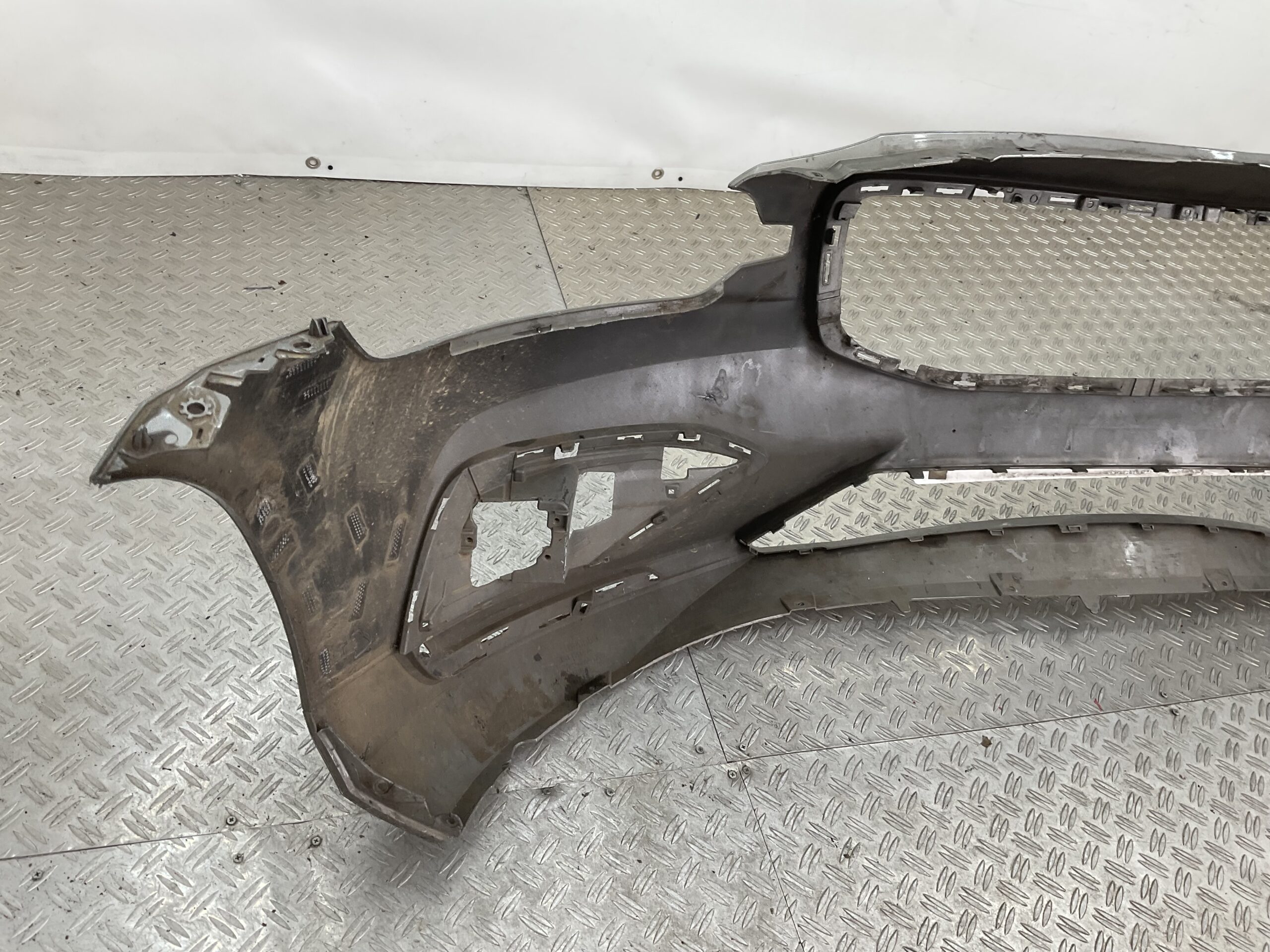 Bumper Volvo S60 V60 2018-2022 31690589 Voorbumper E5-19411