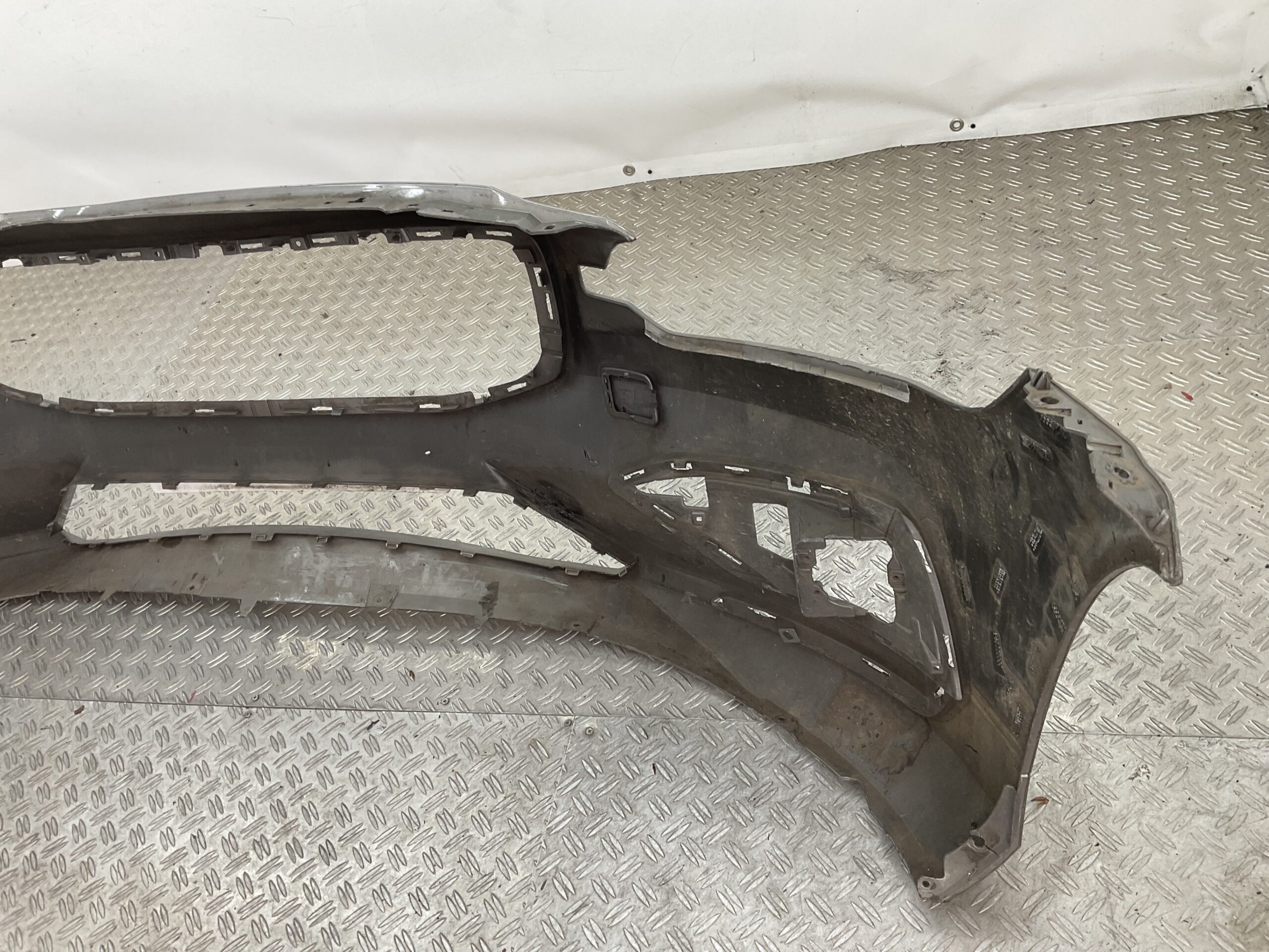 Bumper Volvo S60 V60 2018-2022 31690589 Voorbumper E5-19411