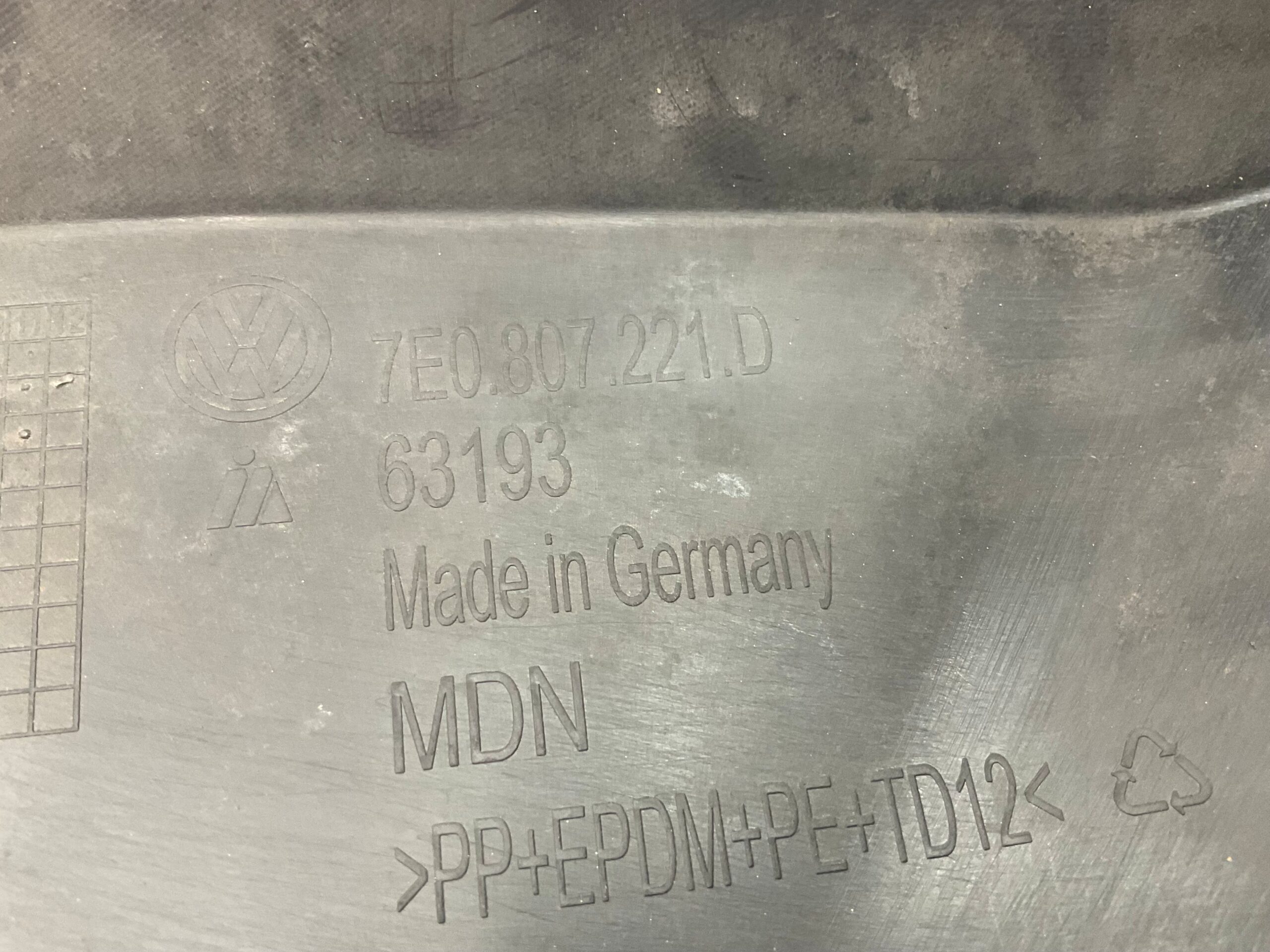 Bumper Volkswagen Transporter T6 7E0 15-19 7E0807221D Voorbumper C10-19728