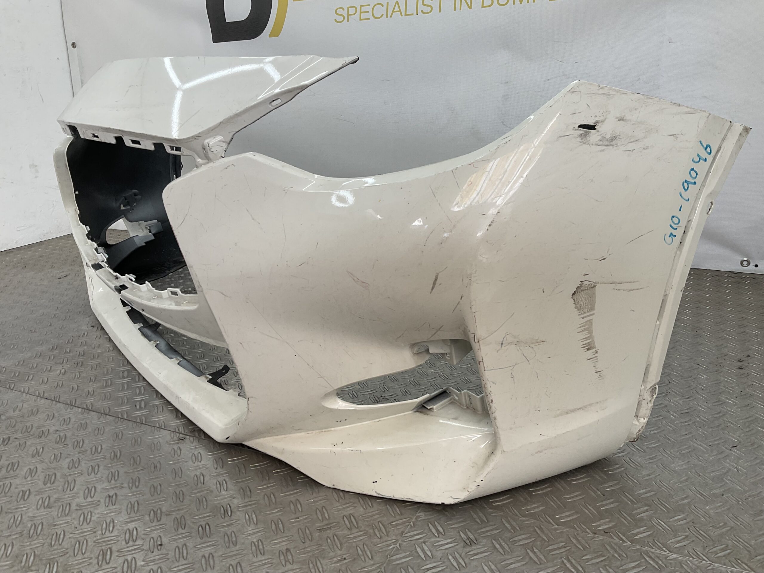 Bumper Nissan Infiniti Q30 2015-2019 620225DB0H Voorbumper G10-19046